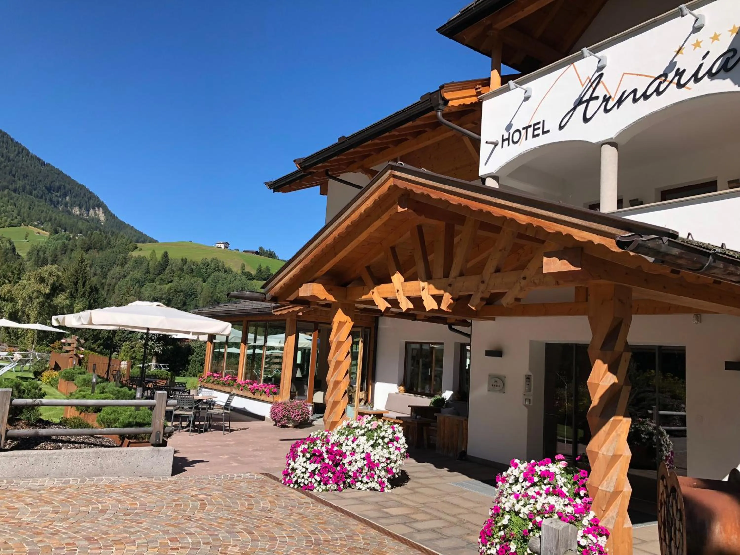 Facade/entrance in Hotel Arnaria