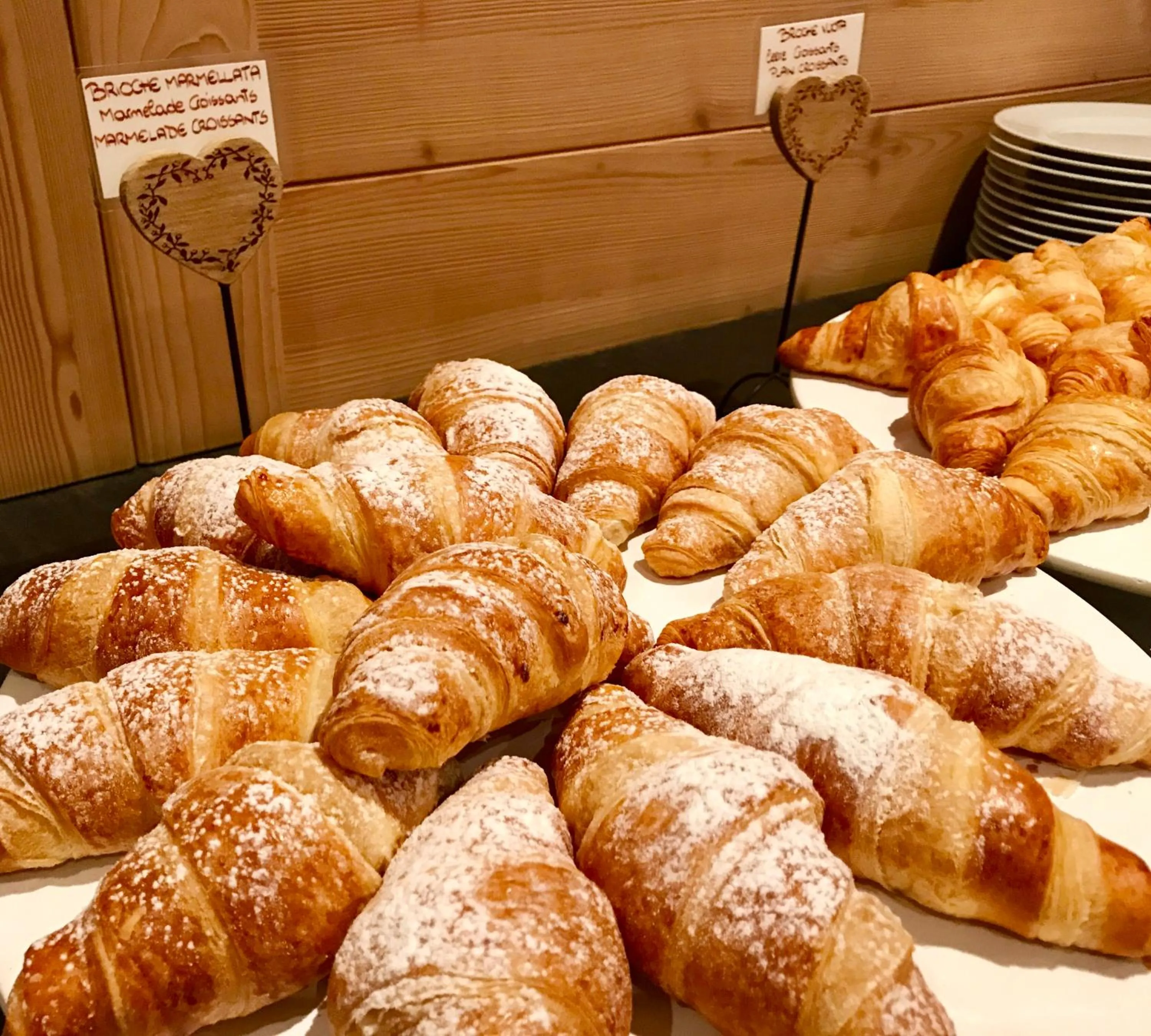 Buffet breakfast in Hotel Arnaria