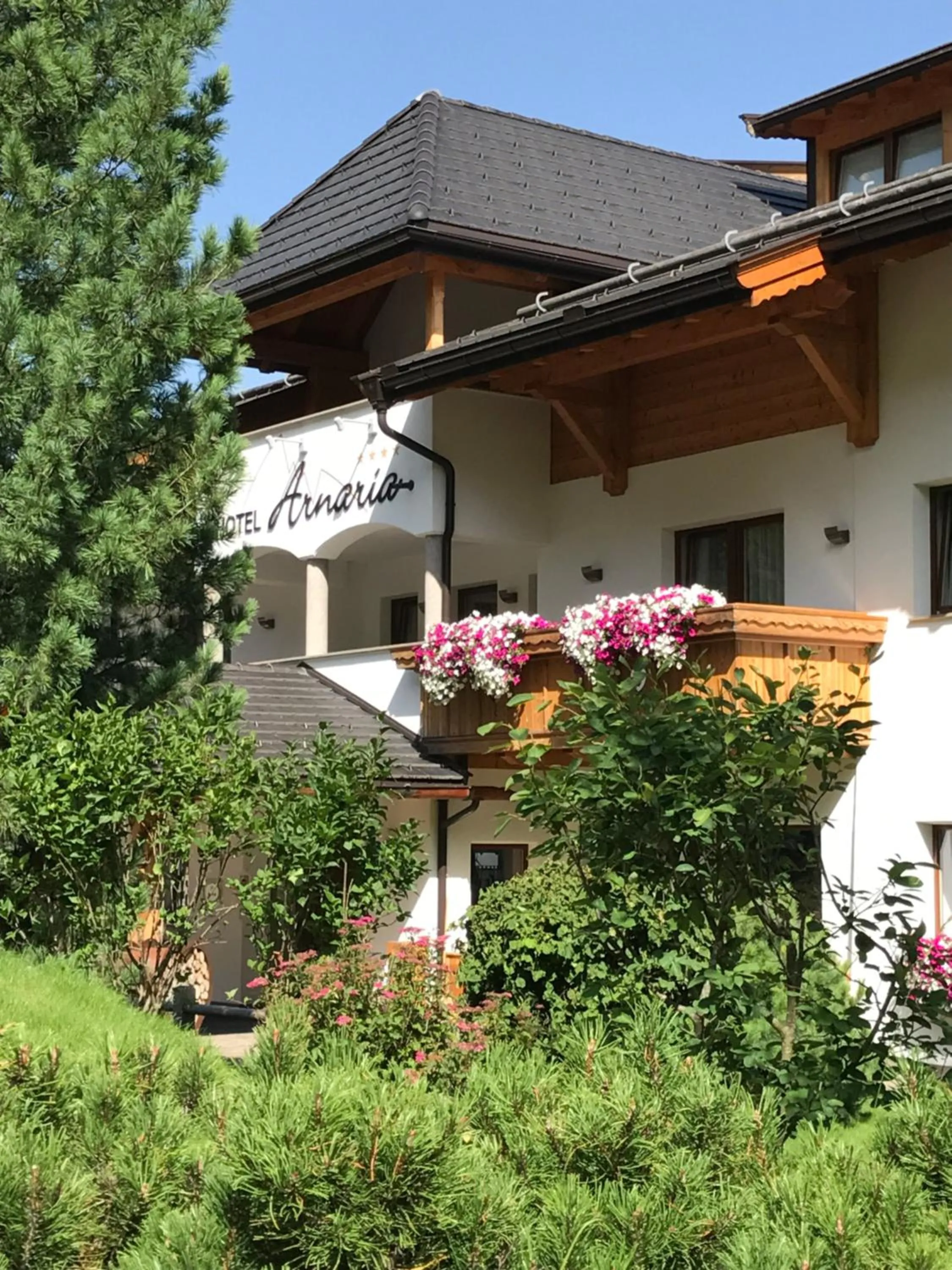 Facade/entrance in Hotel Arnaria