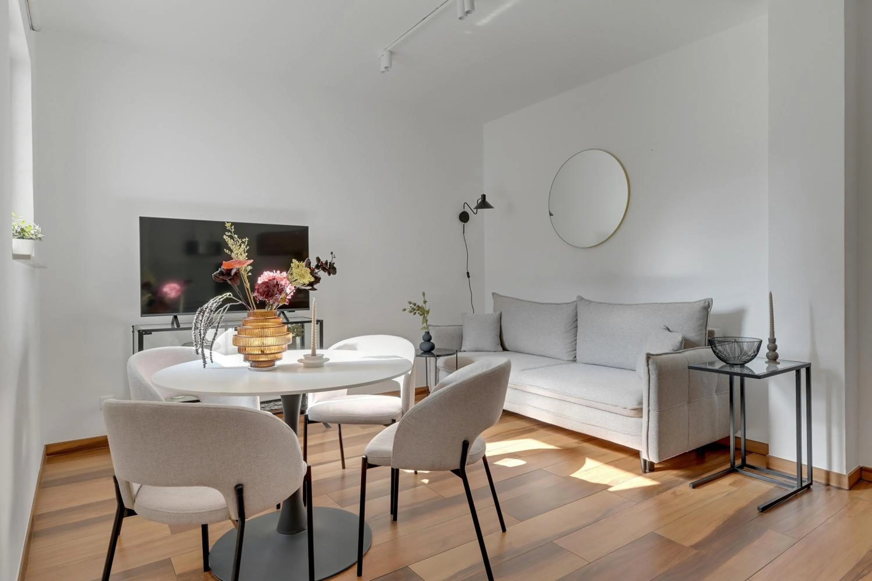 Living room in Waterlane Riverside - SPA, Pool, Gym & Parking by Downtown Apartments