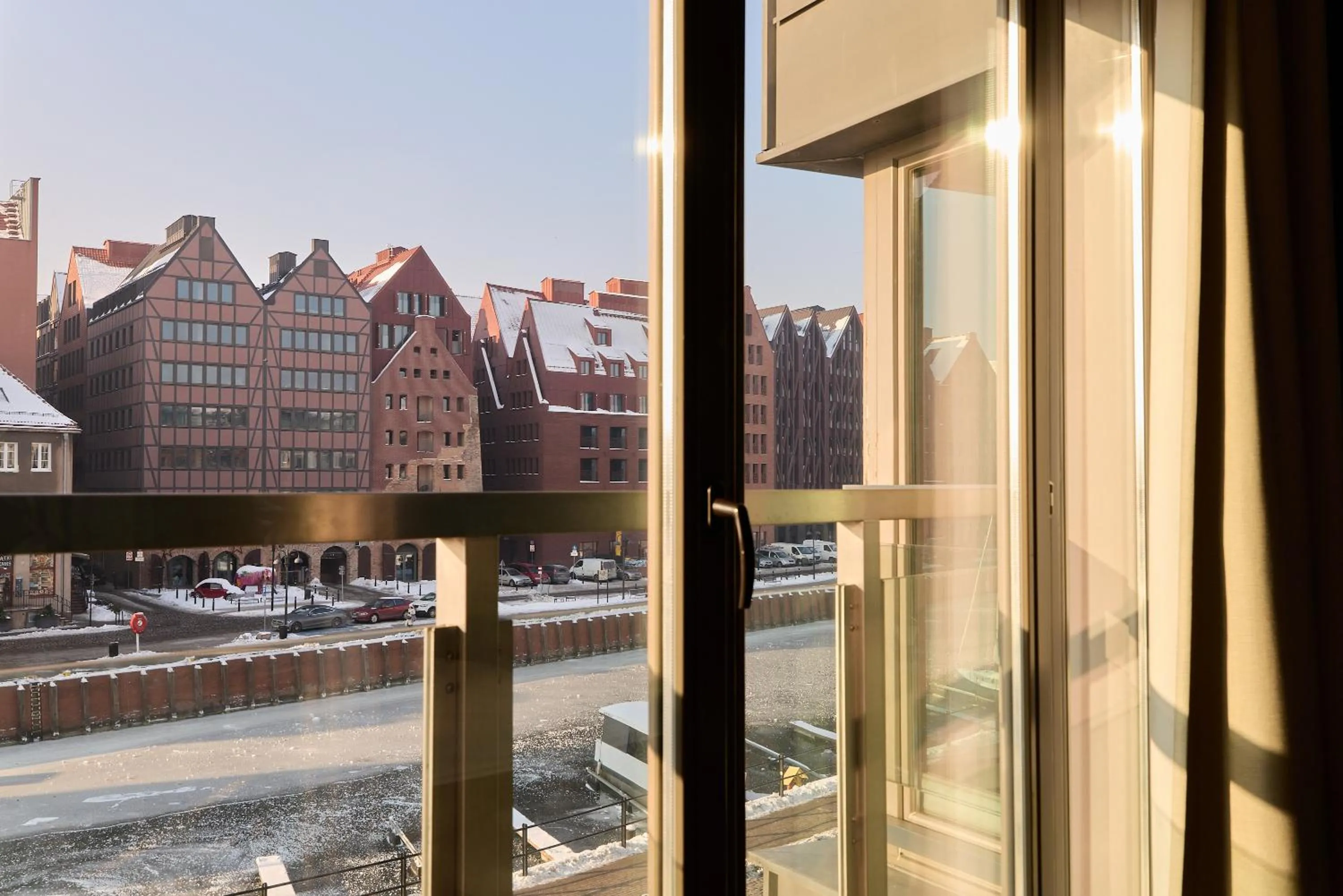 Day in Waterlane Riverside - SPA, Pool, Gym & Parking by Downtown Apartments