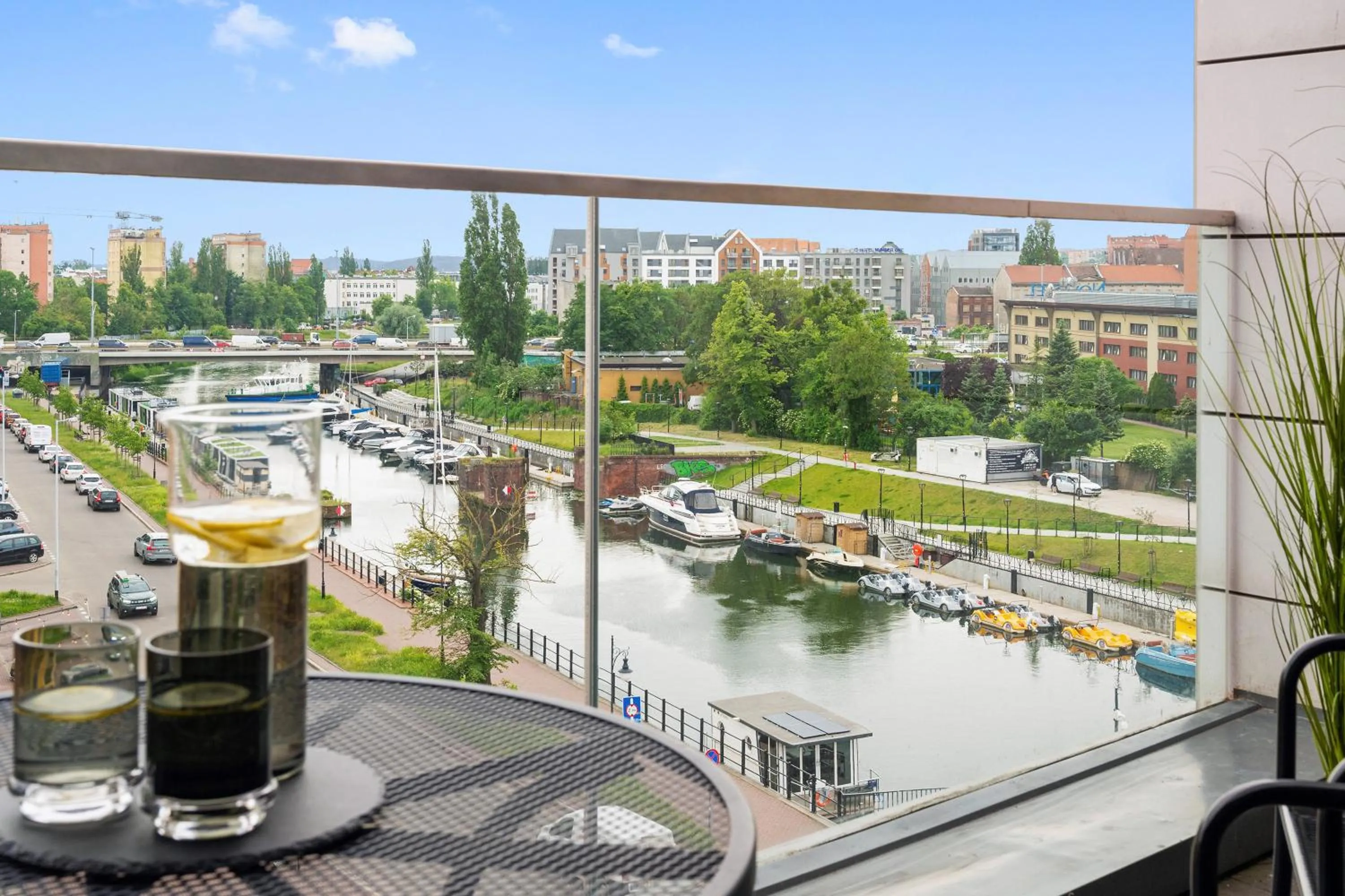 Spring in Waterlane Riverside - SPA, Pool, Gym & Parking by Downtown Apartments