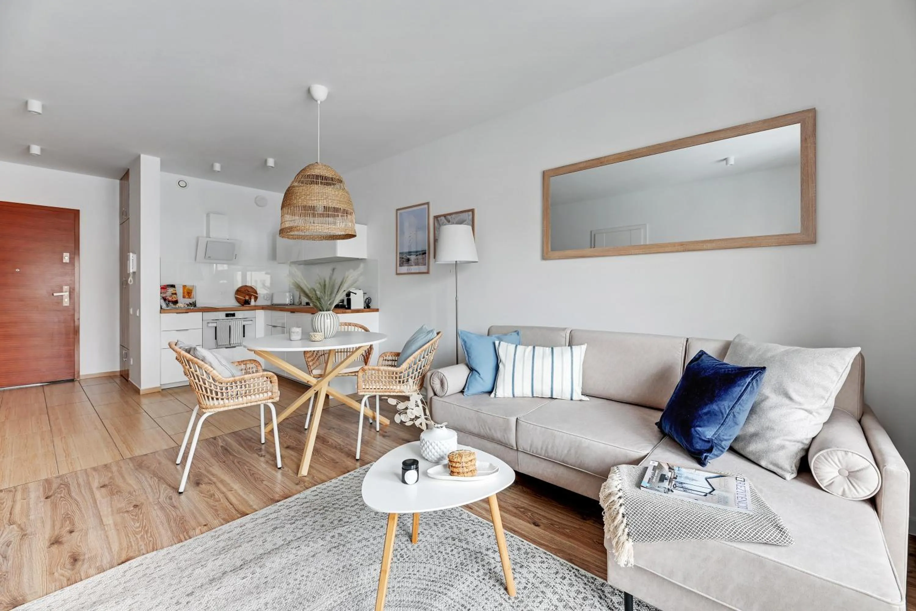 Living room in Waterlane Riverside - SPA, Pool, Gym & Parking by Downtown Apartments