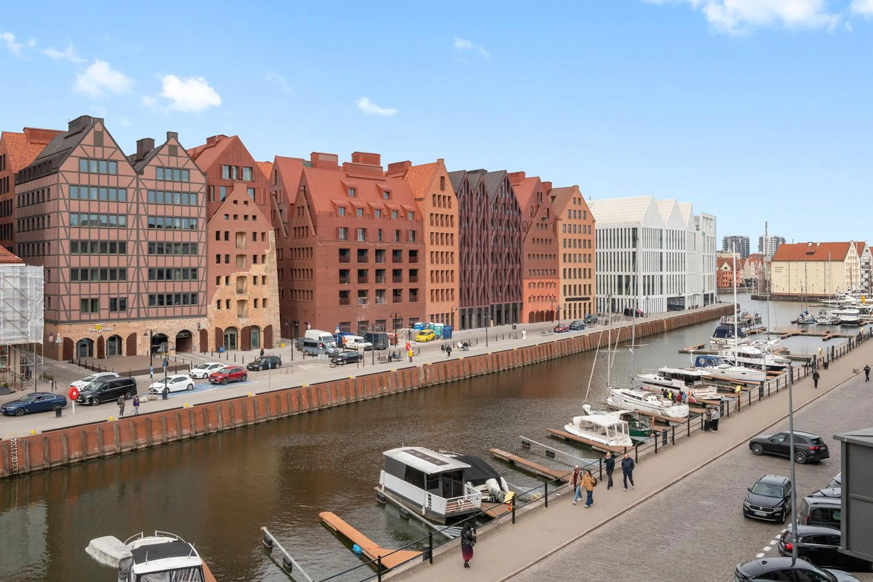 Property building in Waterlane Riverside - SPA, Pool, Gym & Parking by Downtown Apartments