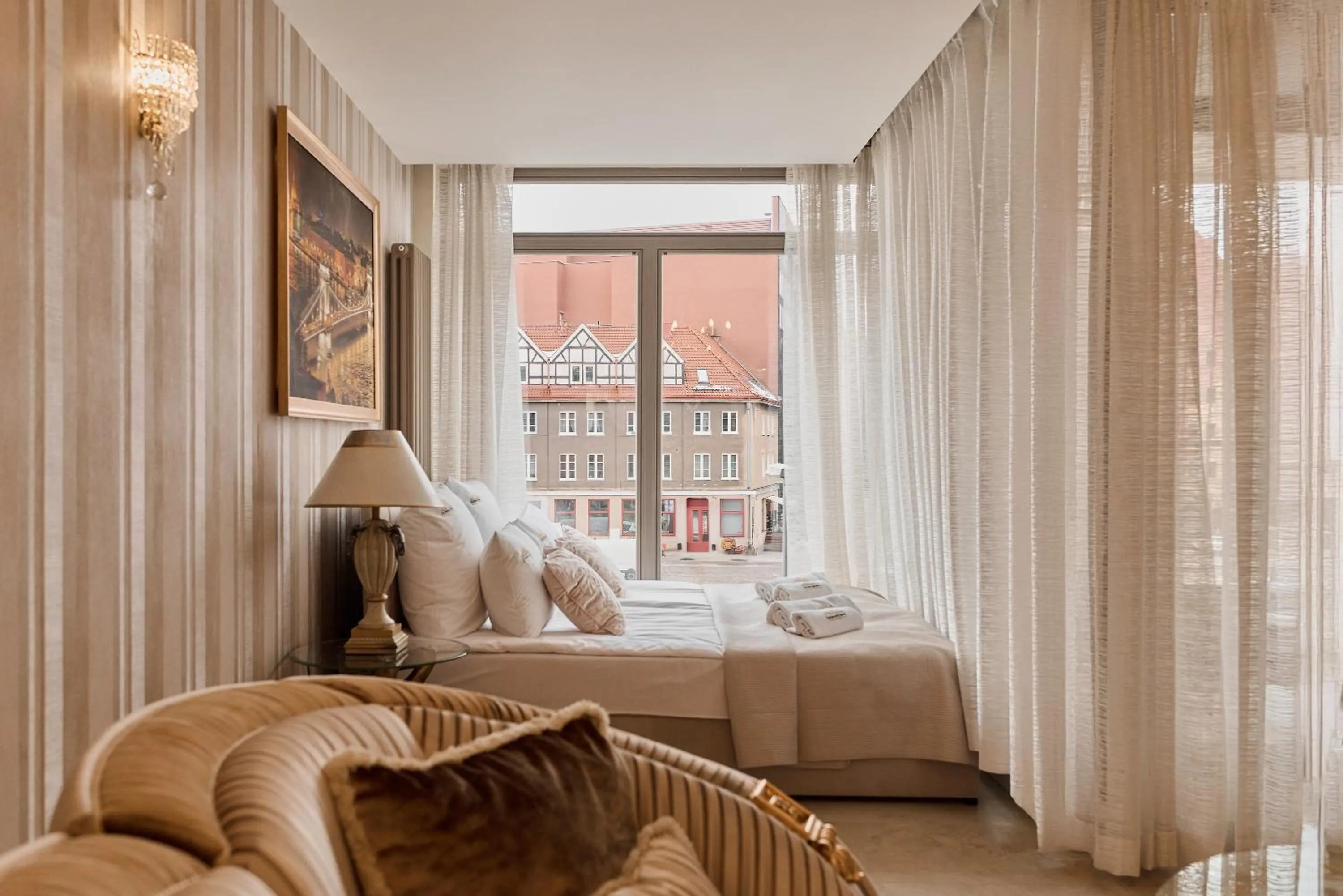 Bed in Waterlane Riverside - SPA, Pool, Gym & Parking by Downtown Apartments