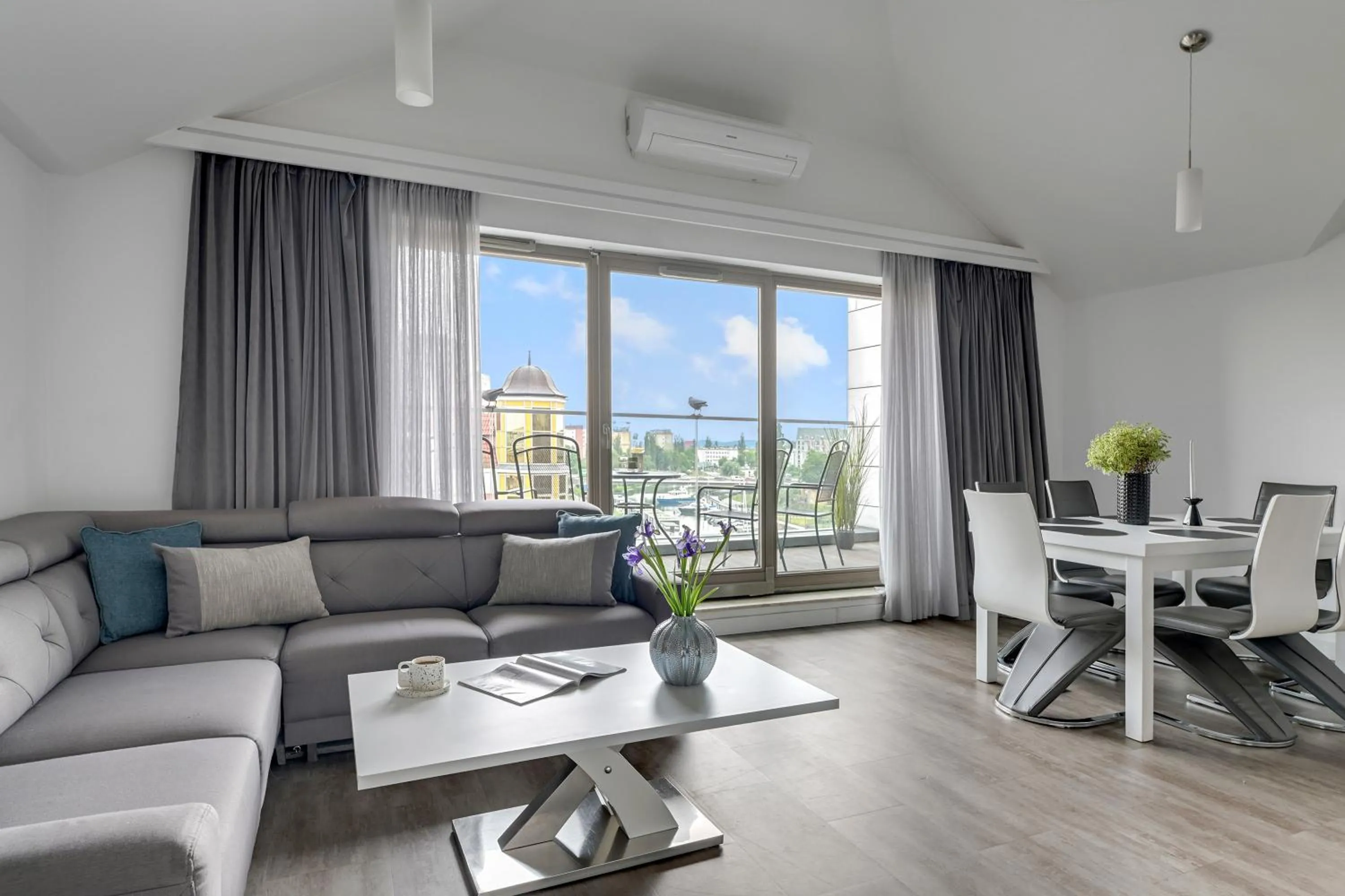 Living room in Waterlane Riverside - SPA, Pool, Gym & Parking by Downtown Apartments