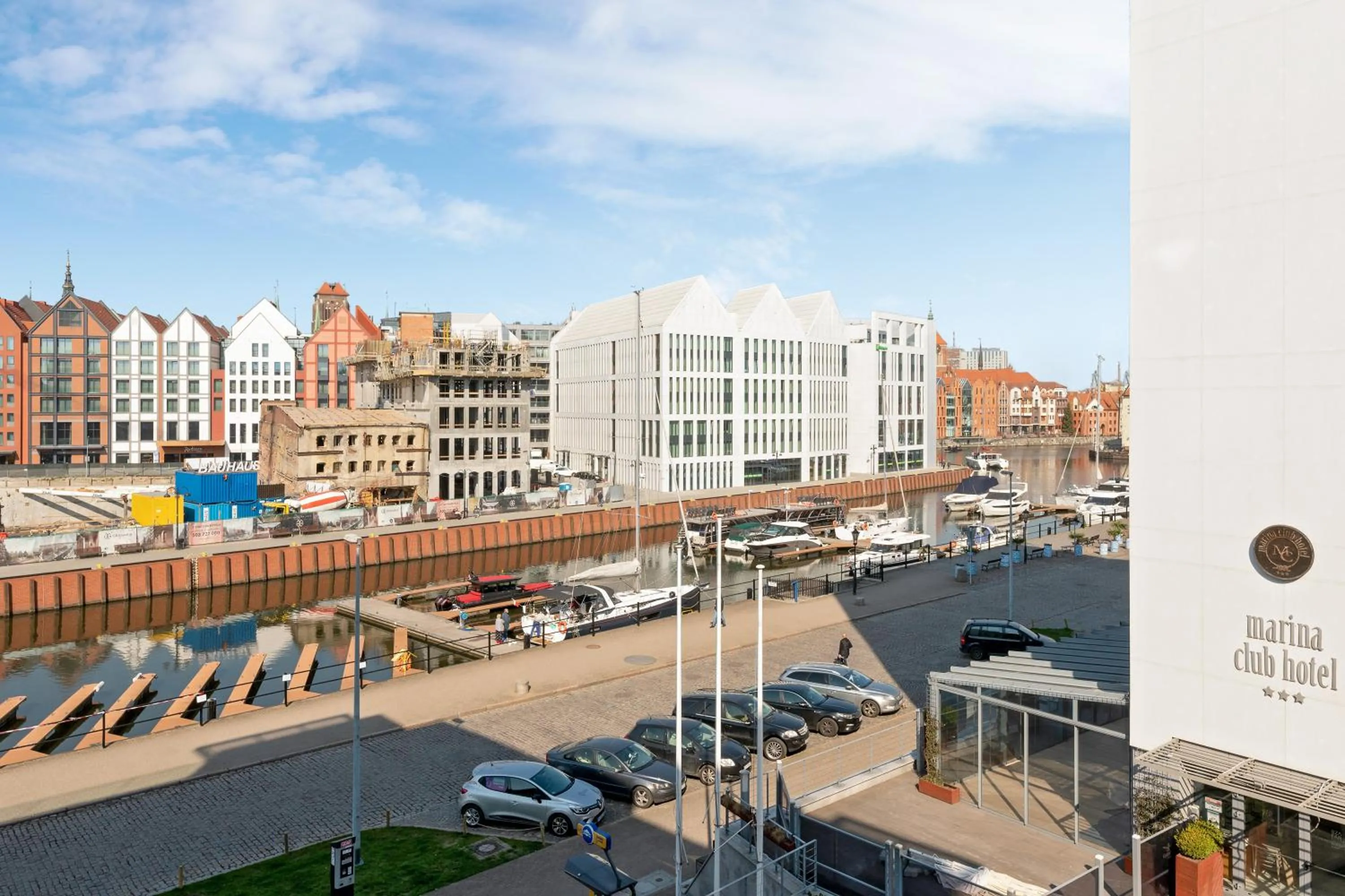 City view in Waterlane Riverside - SPA, Pool, Gym & Parking by Downtown Apartments
