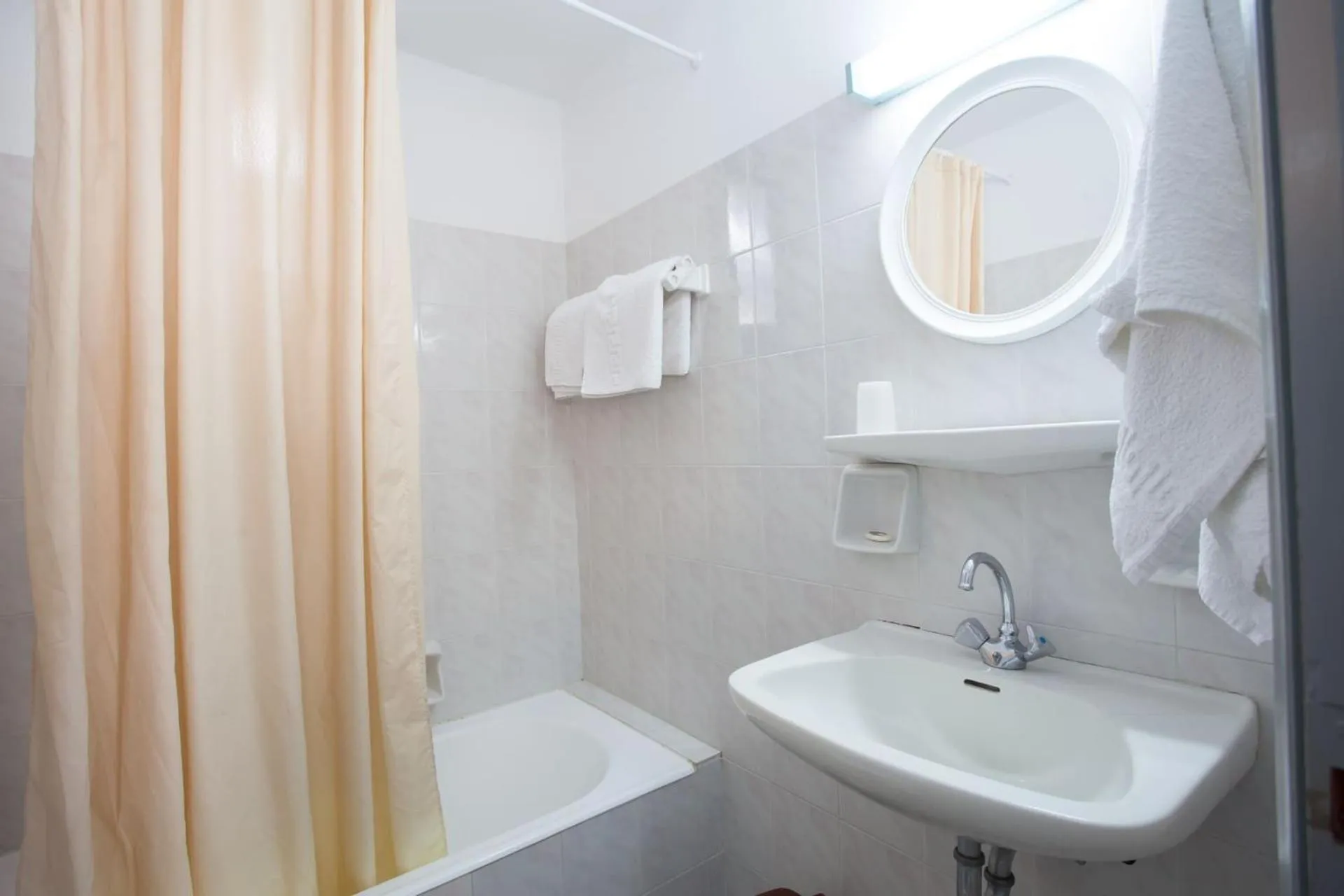 Bathroom in Polos Hotel Paros