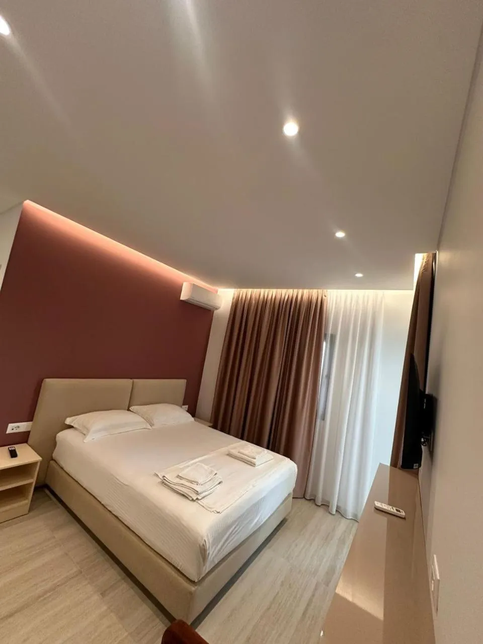 Bedroom, Bed in Hotel Emblem