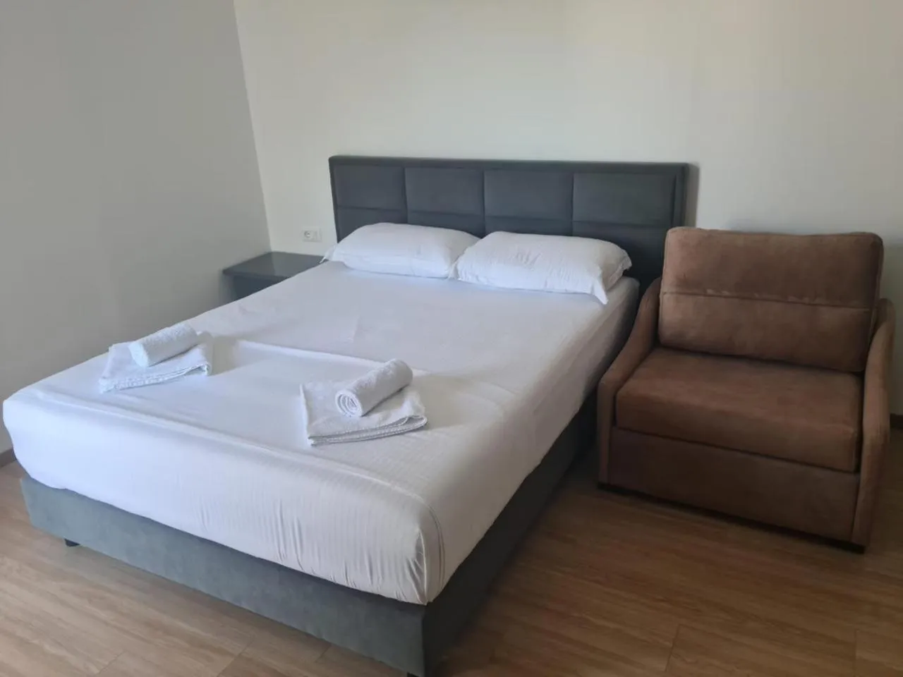 Bedroom, Bed in Hotel Emblem