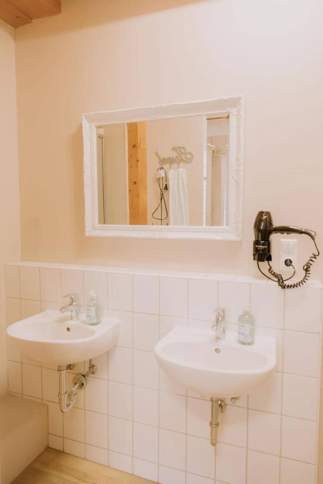 Property building in mybrand boardinghouse Volksdorf Self Check-in -free parking