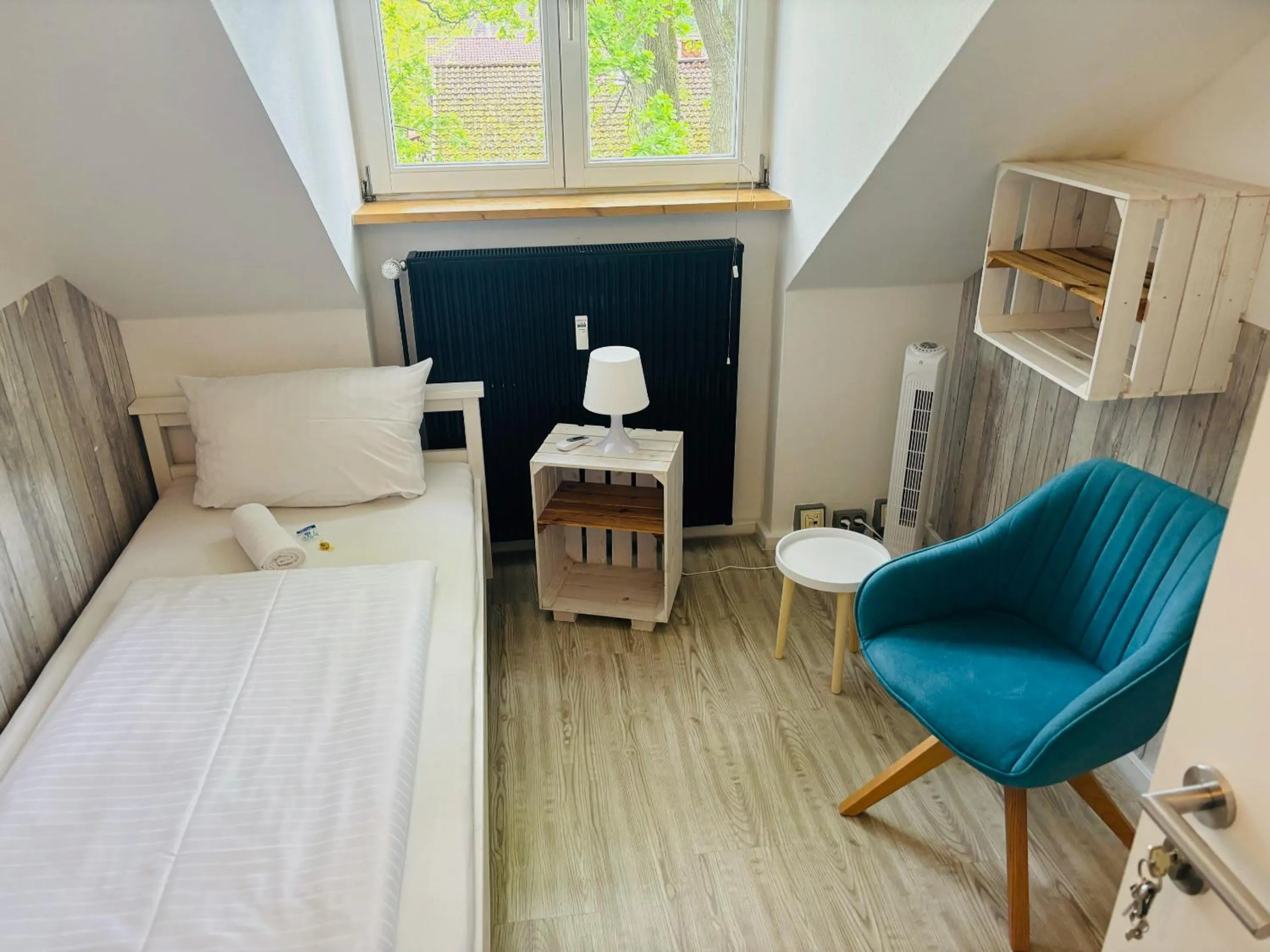 Photo of the whole room, Bed in My Brand Boardinghouse Hamburg Volksdorf