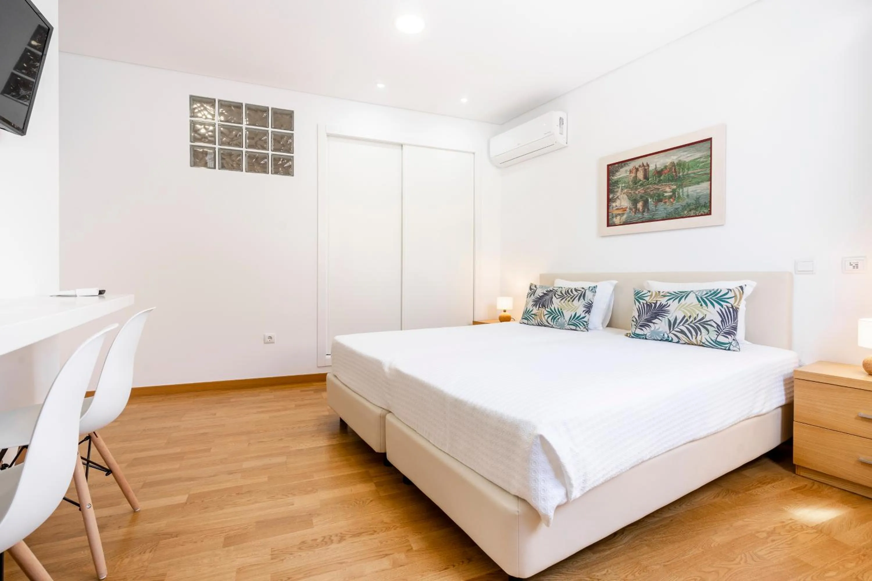 Bedroom, Bed in Apartamento 1º de Maio