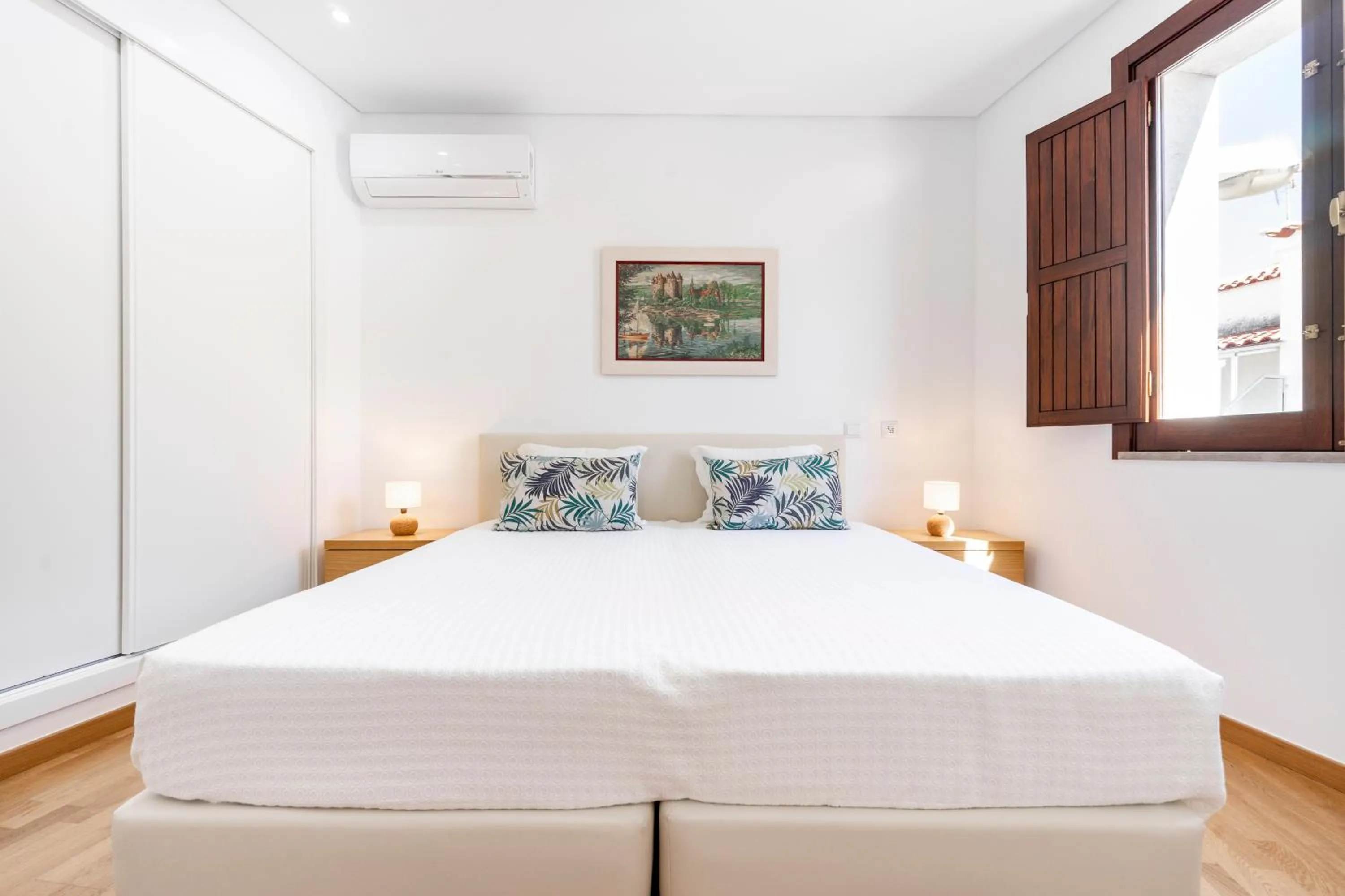 Bedroom, Bed in Apartamento 1º de Maio