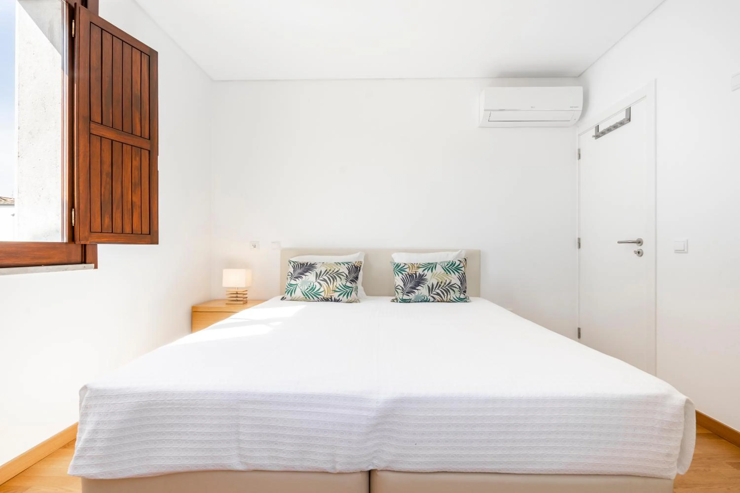 Bedroom, Bed in Apartamento 1º de Maio