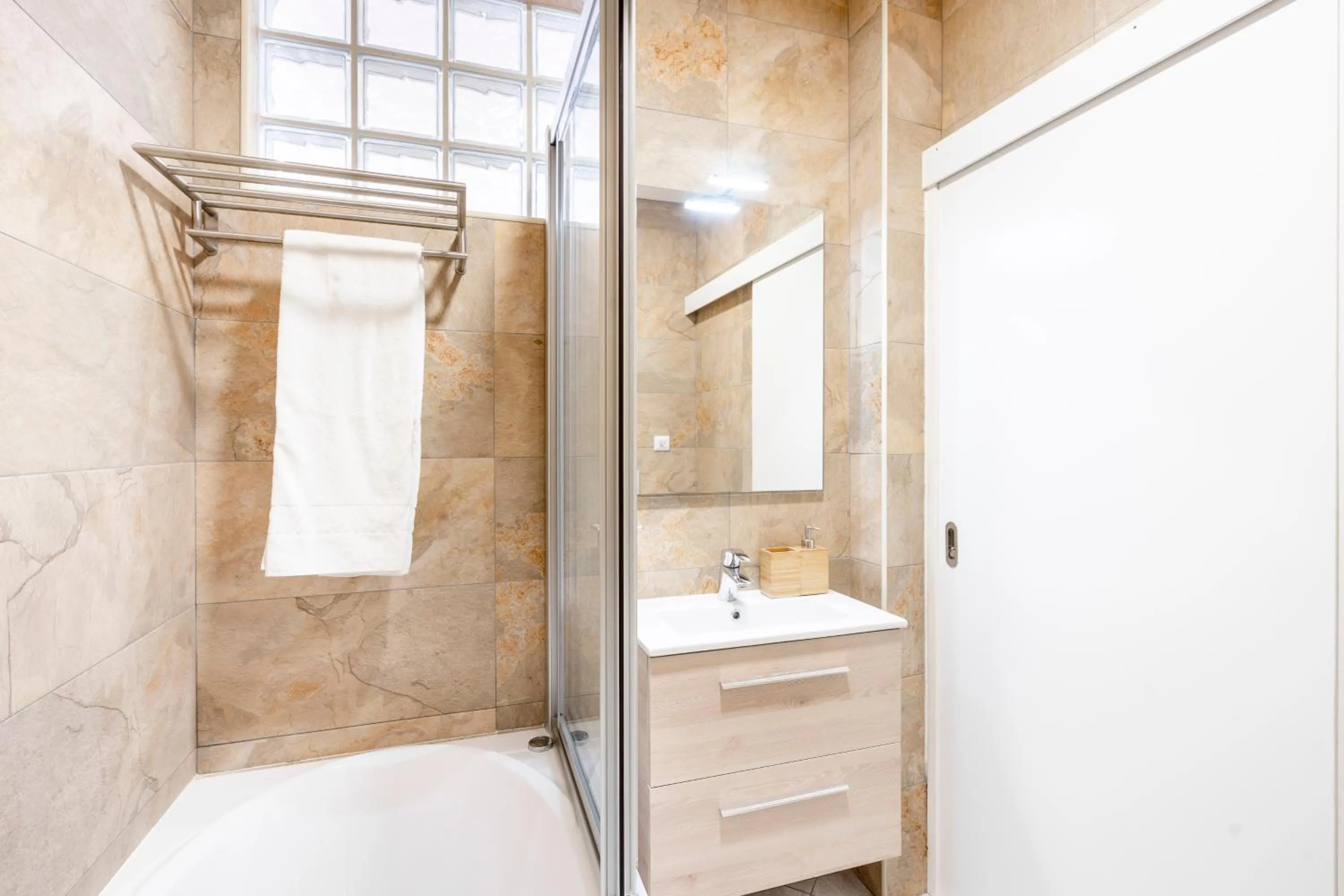 Bathroom in Apartamento 1º de Maio