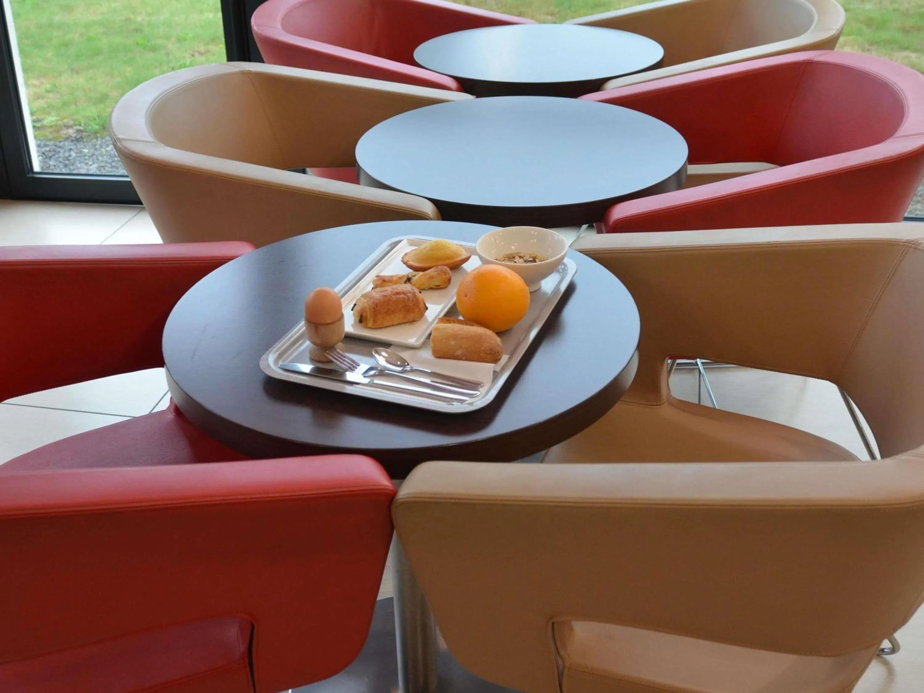 Breakfast in Hôtel ibis Guingamp Cœur de Bretagne