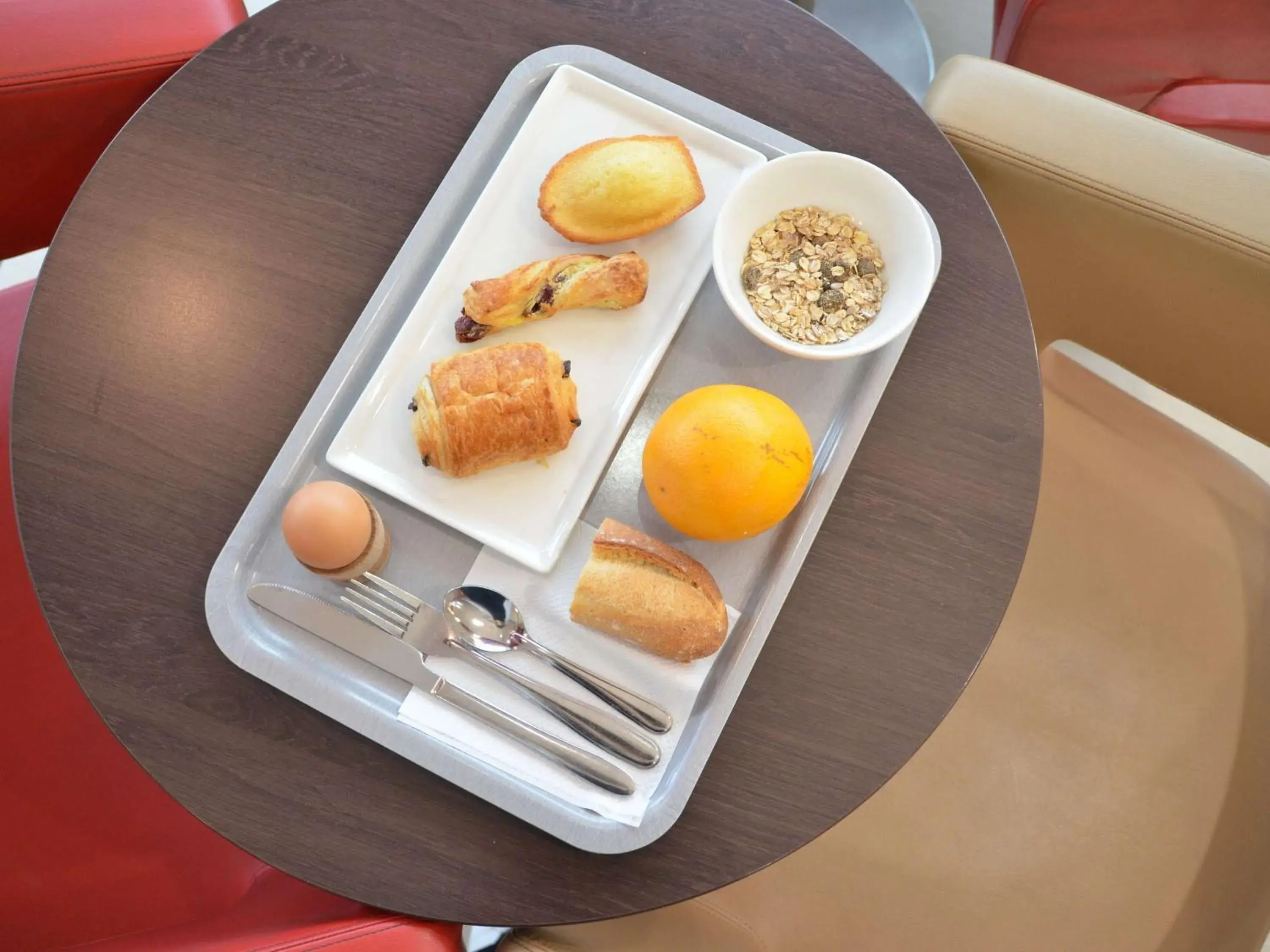 Breakfast in Hôtel ibis Guingamp Cœur de Bretagne Breakfast in Hôtel ibis Guingamp Cœur de Bretagne