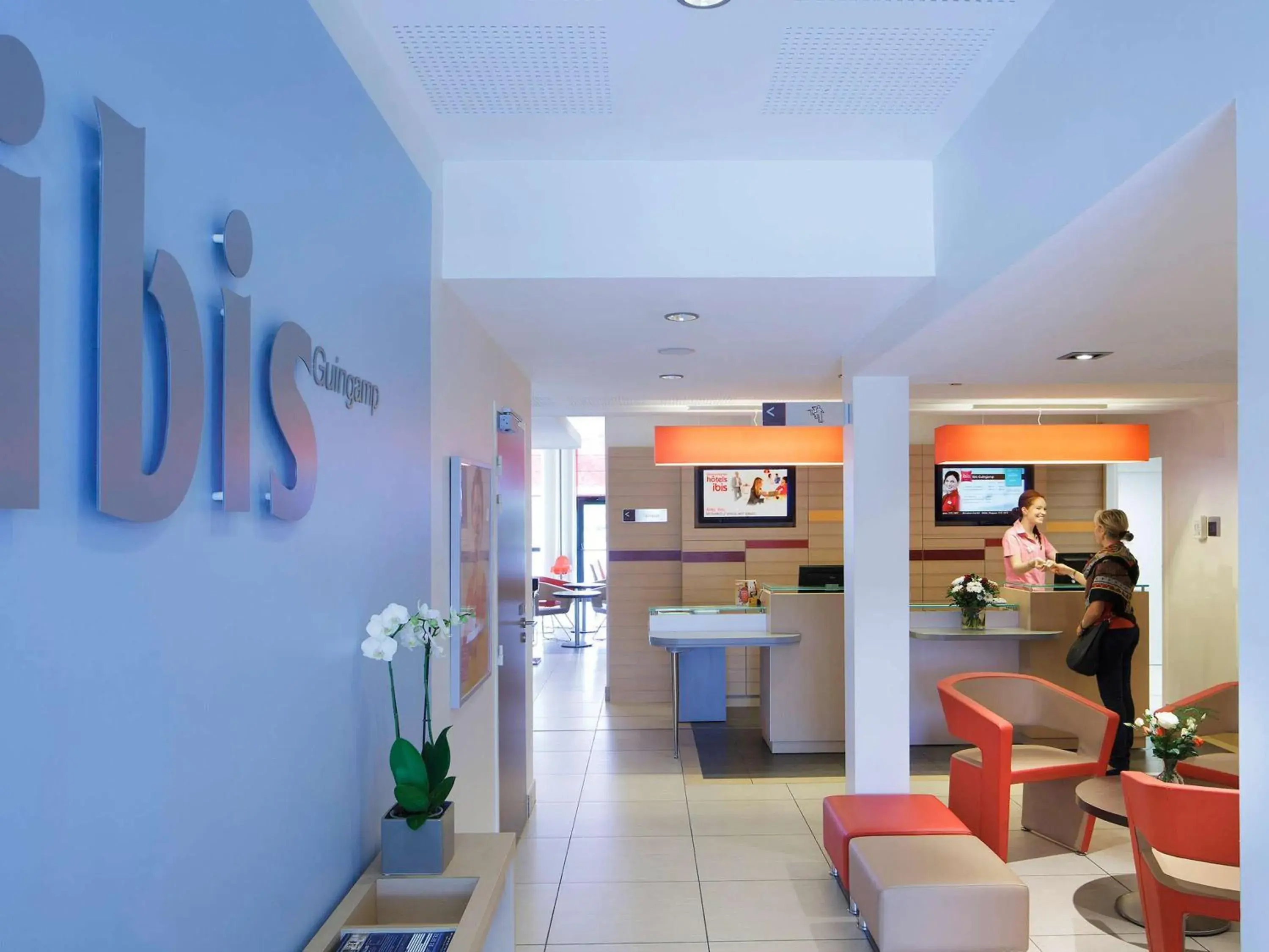 Property building in Hôtel ibis Guingamp Cœur de Bretagne Property building in Hôtel ibis Guingamp Cœur de Bretagne