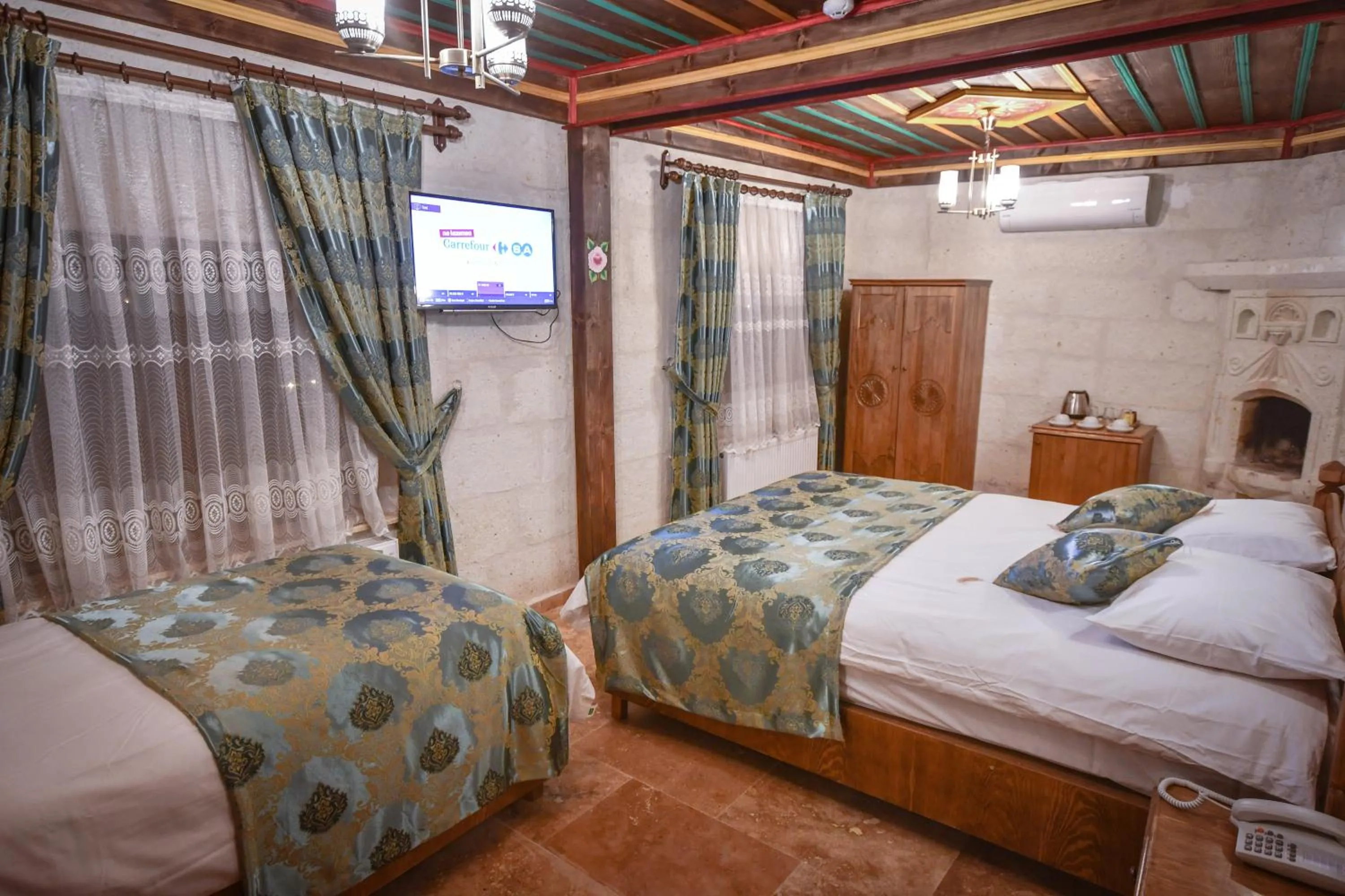 Photo of the whole room, Bed in Cappadocia sightseeing Hotel