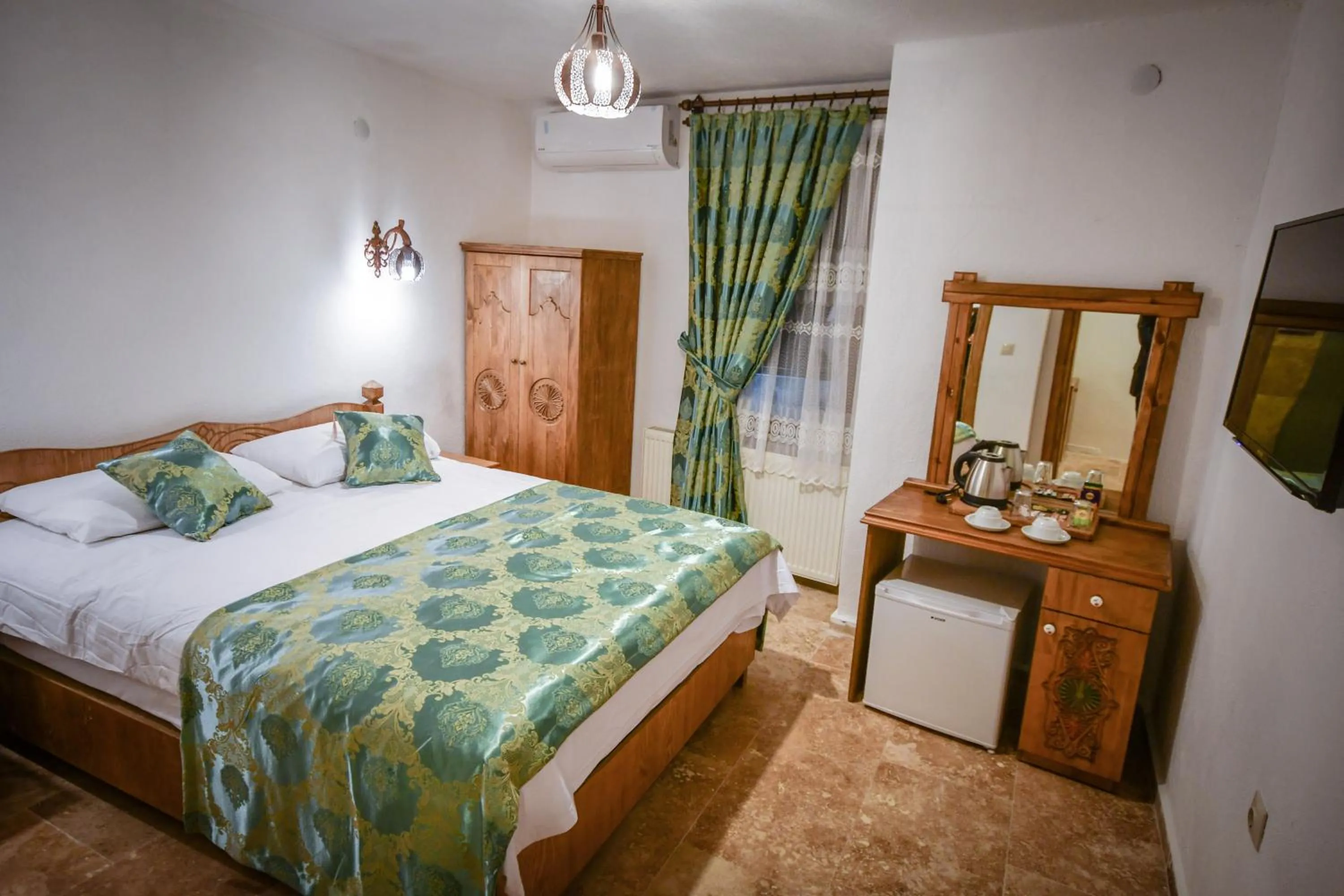 Photo of the whole room, Bed in Cappadocia sightseeing Hotel