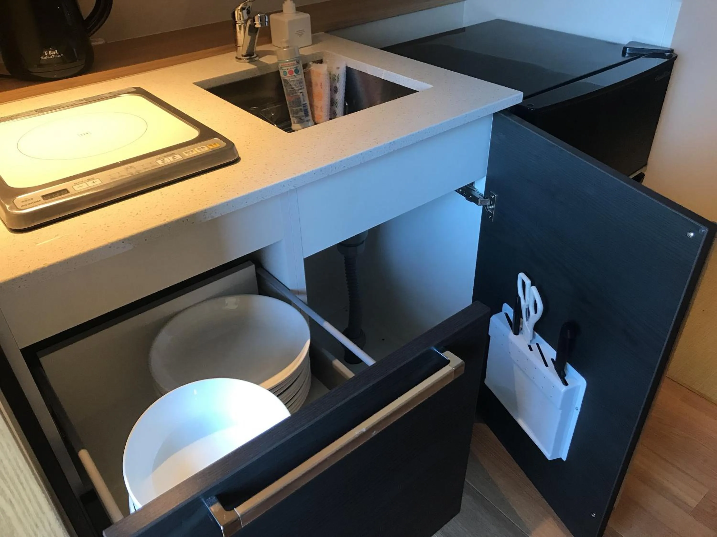 Communal kitchen in Shiki Shiki Higashiyama