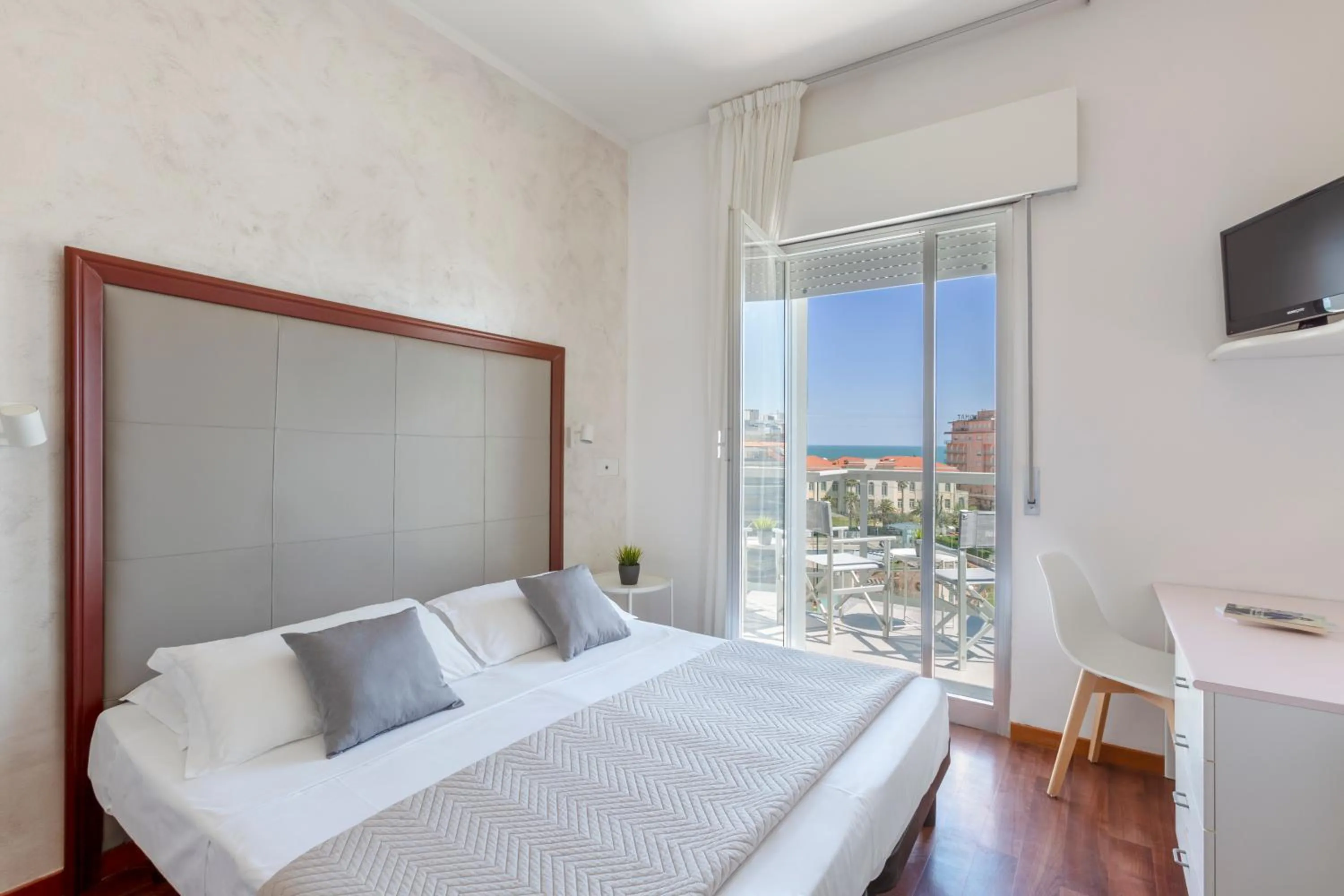 Photo of the whole room, Bed in Hotel Imperiale