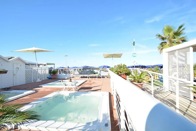 Beach in Riccione Beach Hotel - Enjoy your Summer -Beach Village incluso