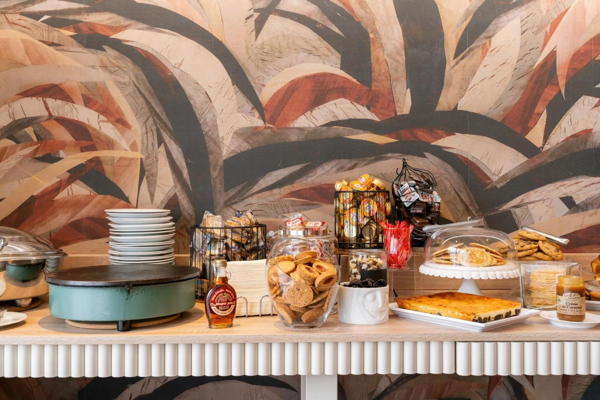 Buffet breakfast in Kyriad Prestige Vannes Centre-Palais des Arts