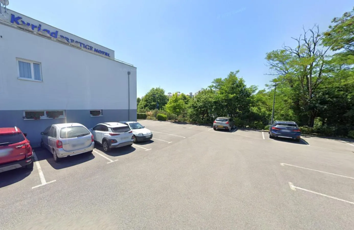 Parking in Kyriad Prestige Vannes Centre-Palais des Arts