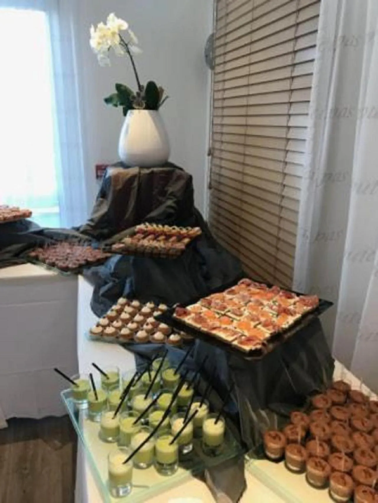 Food in Kyriad Prestige Vannes Centre-Palais des Arts