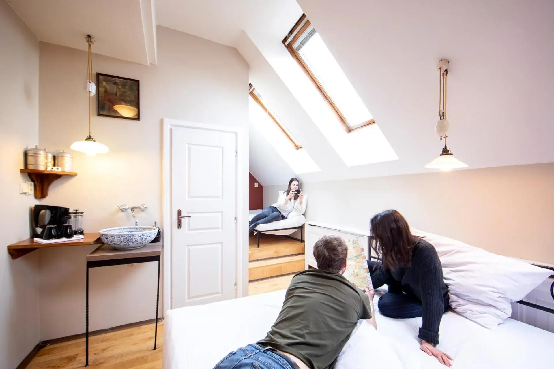 People, Bed in Sir Toby's Hostel People, Bed in Sir Toby's Hostel