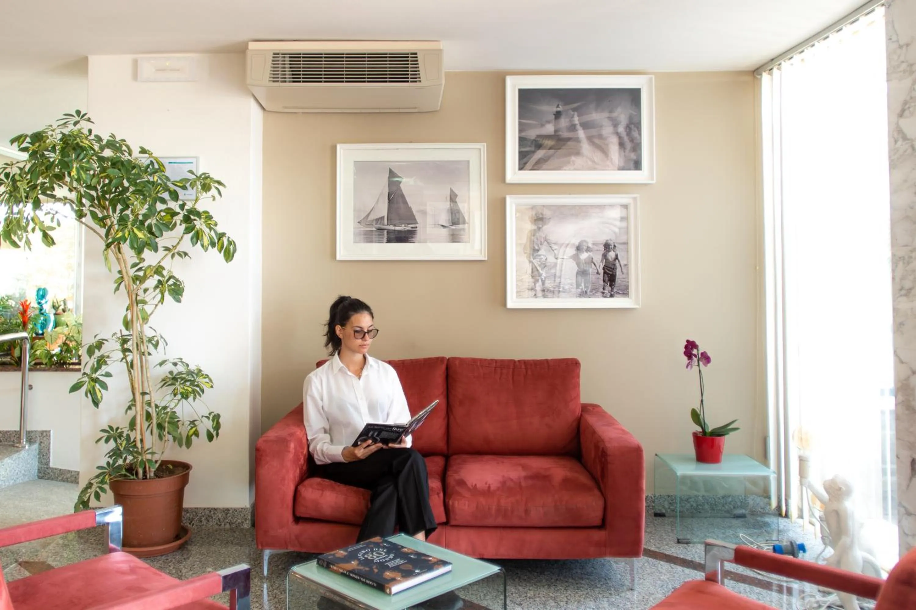 Seating area in Hotel Colorado Cesenatico
