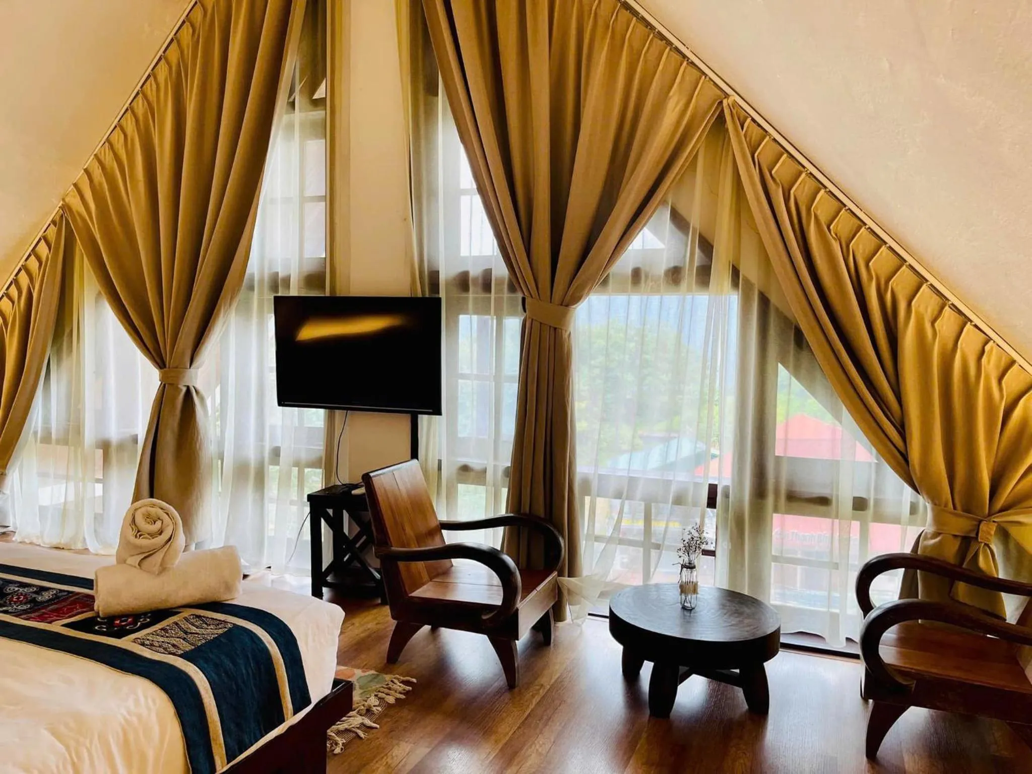 Bedroom, Bed in Maison de Sapa Villa