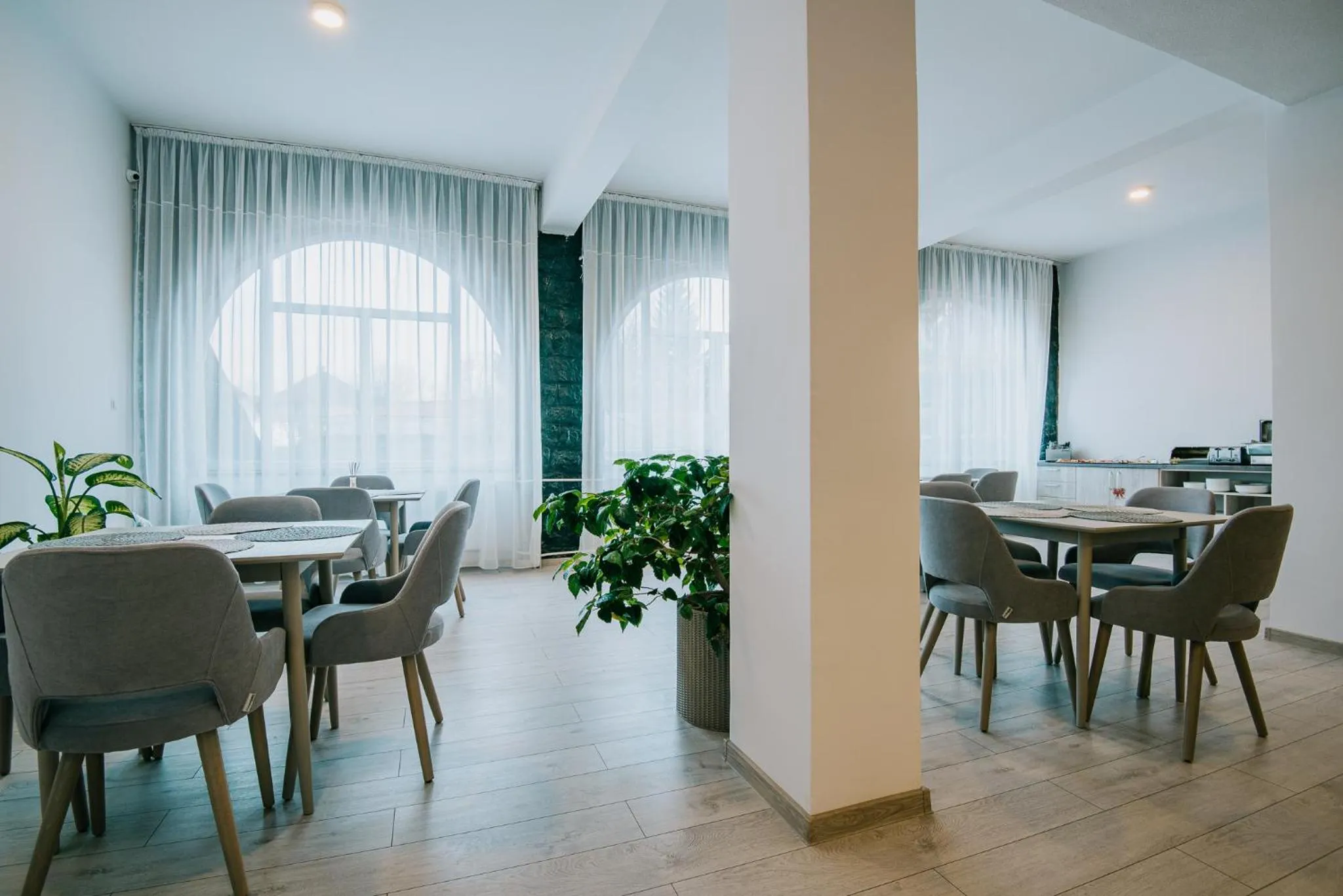 Dining area in Vila Ursul Negru