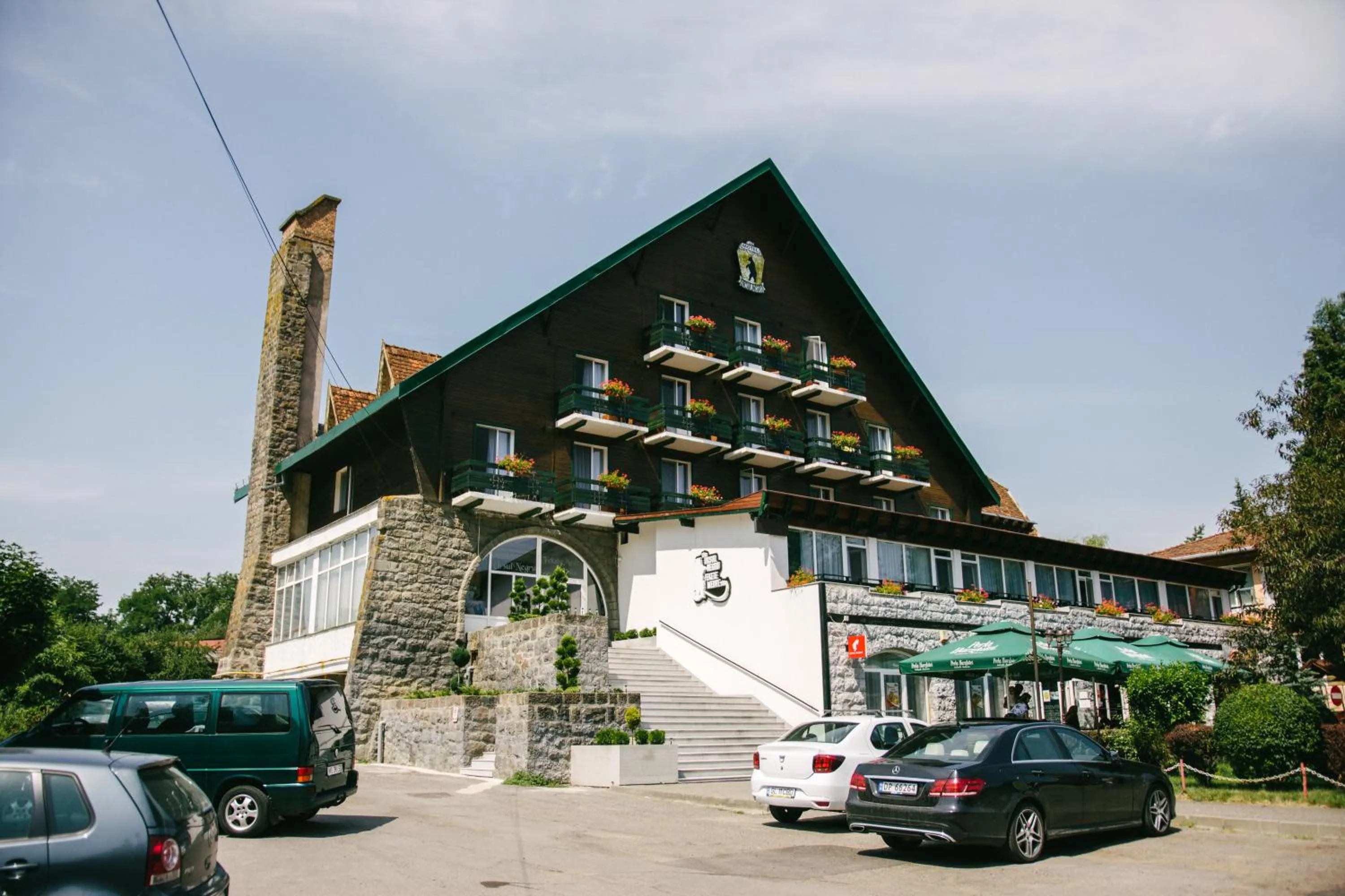 Property building in Vila Ursul Negru