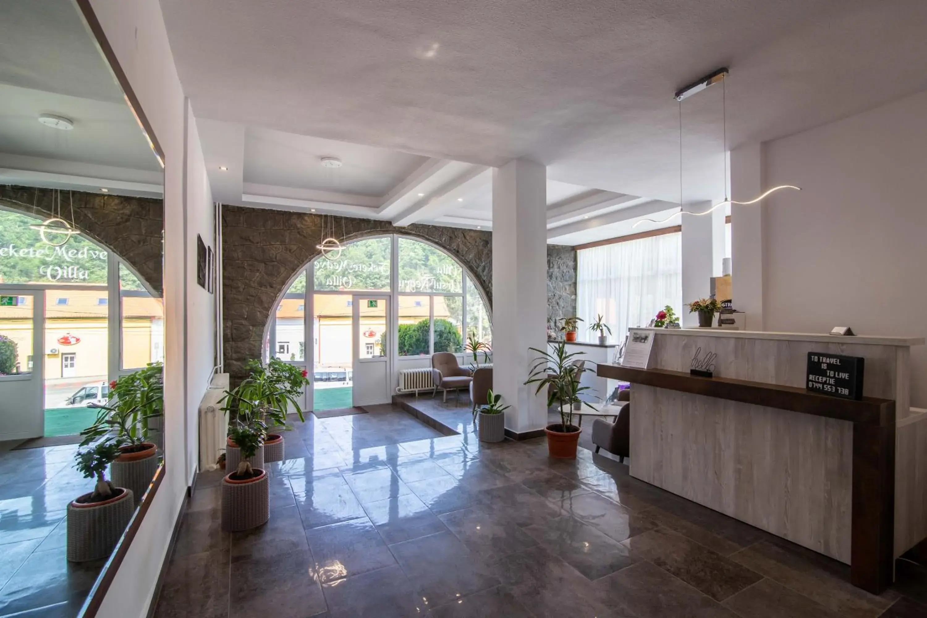 Facade/entrance in Vila Ursul Negru Facade/entrance in Vila Ursul Negru