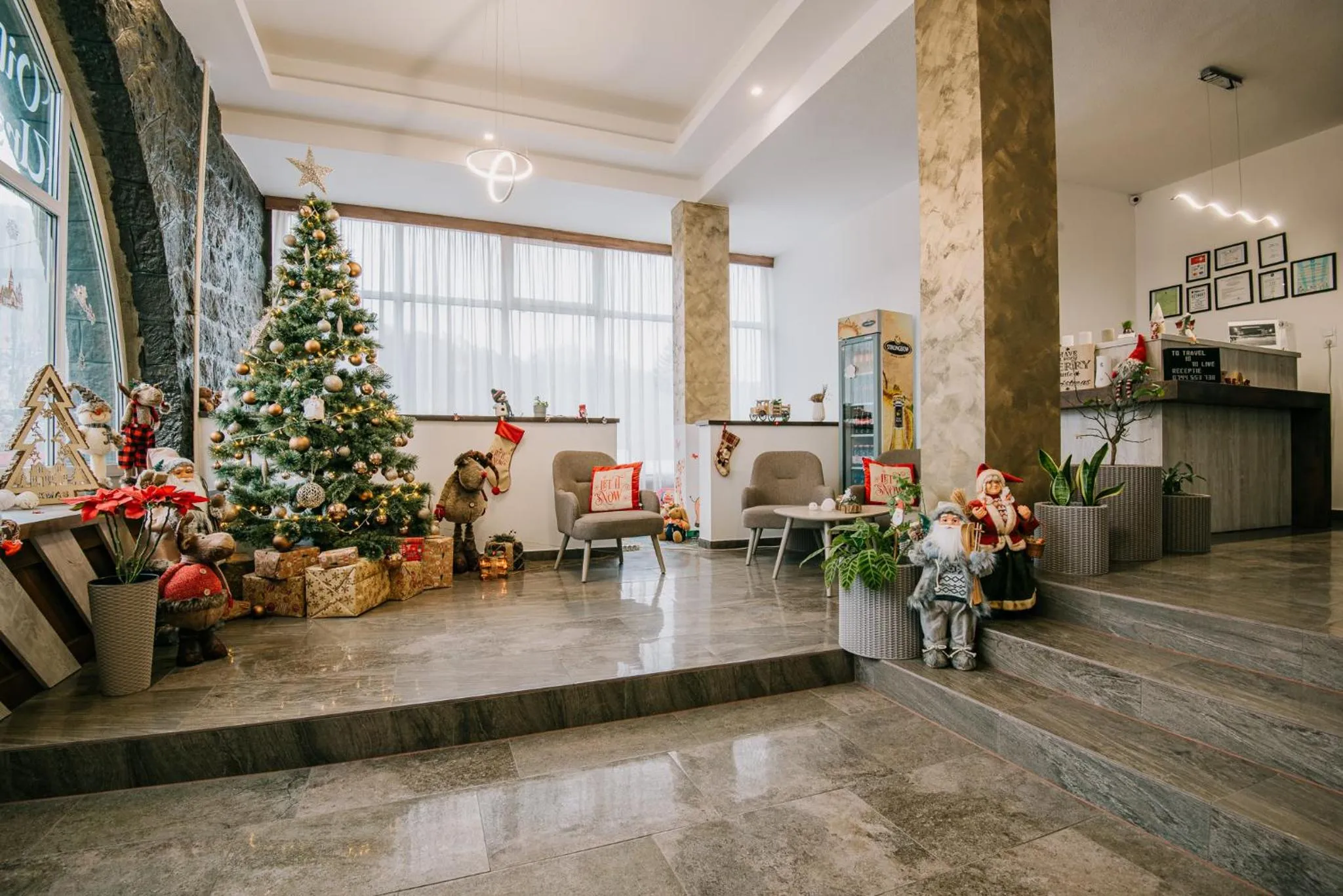 Facade/entrance in Vila Ursul Negru