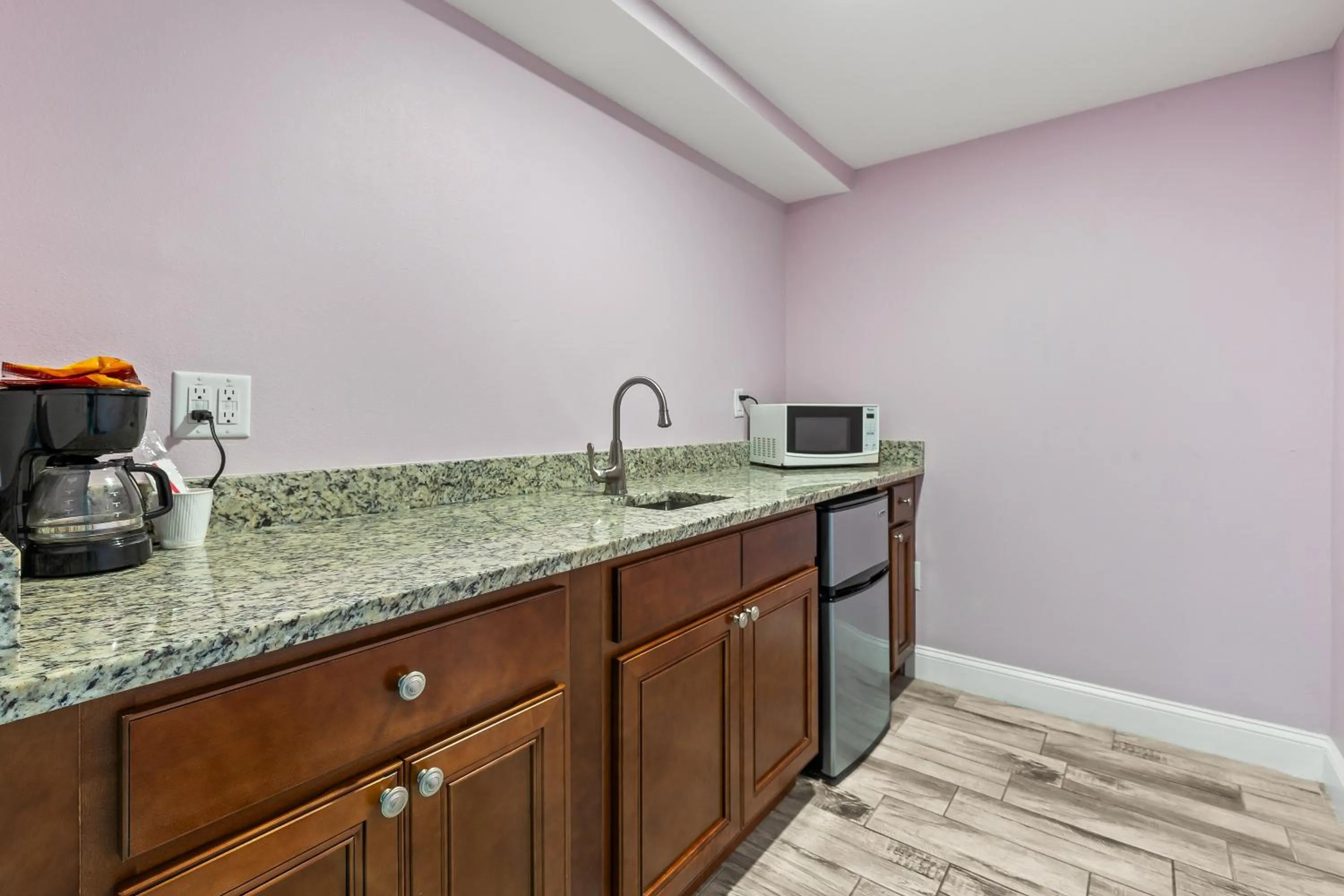 Coffee/tea facilities in Atlantic Shores Motel