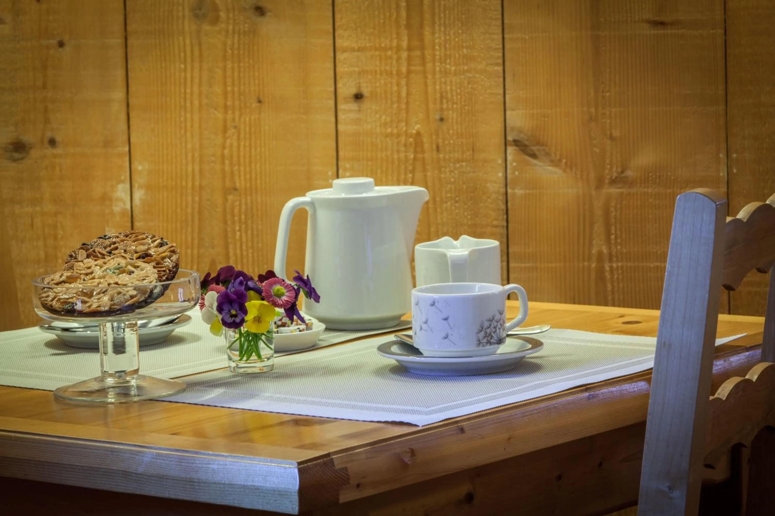 Lounge or bar in le Montagny