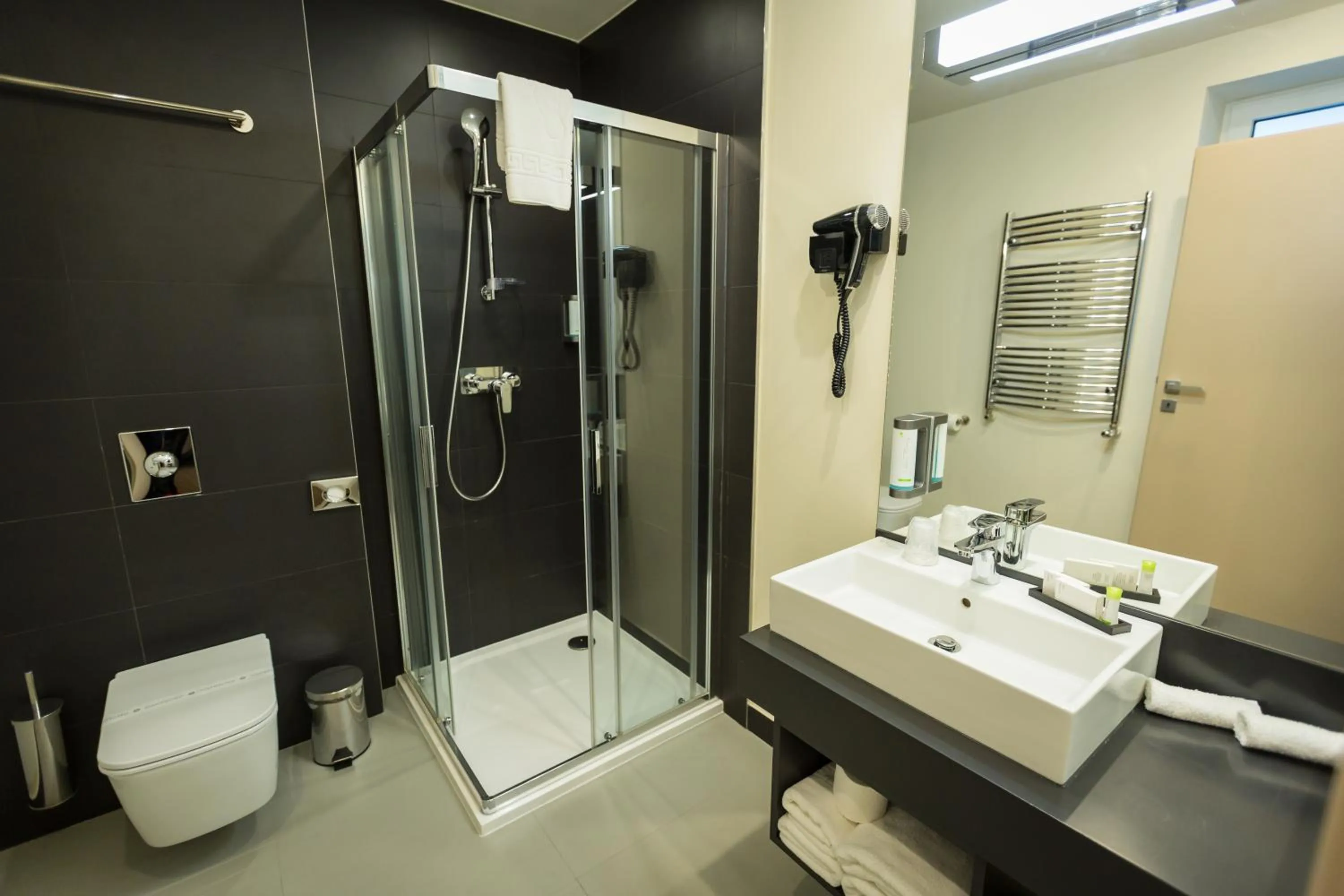 Shower in Belfort Hotel