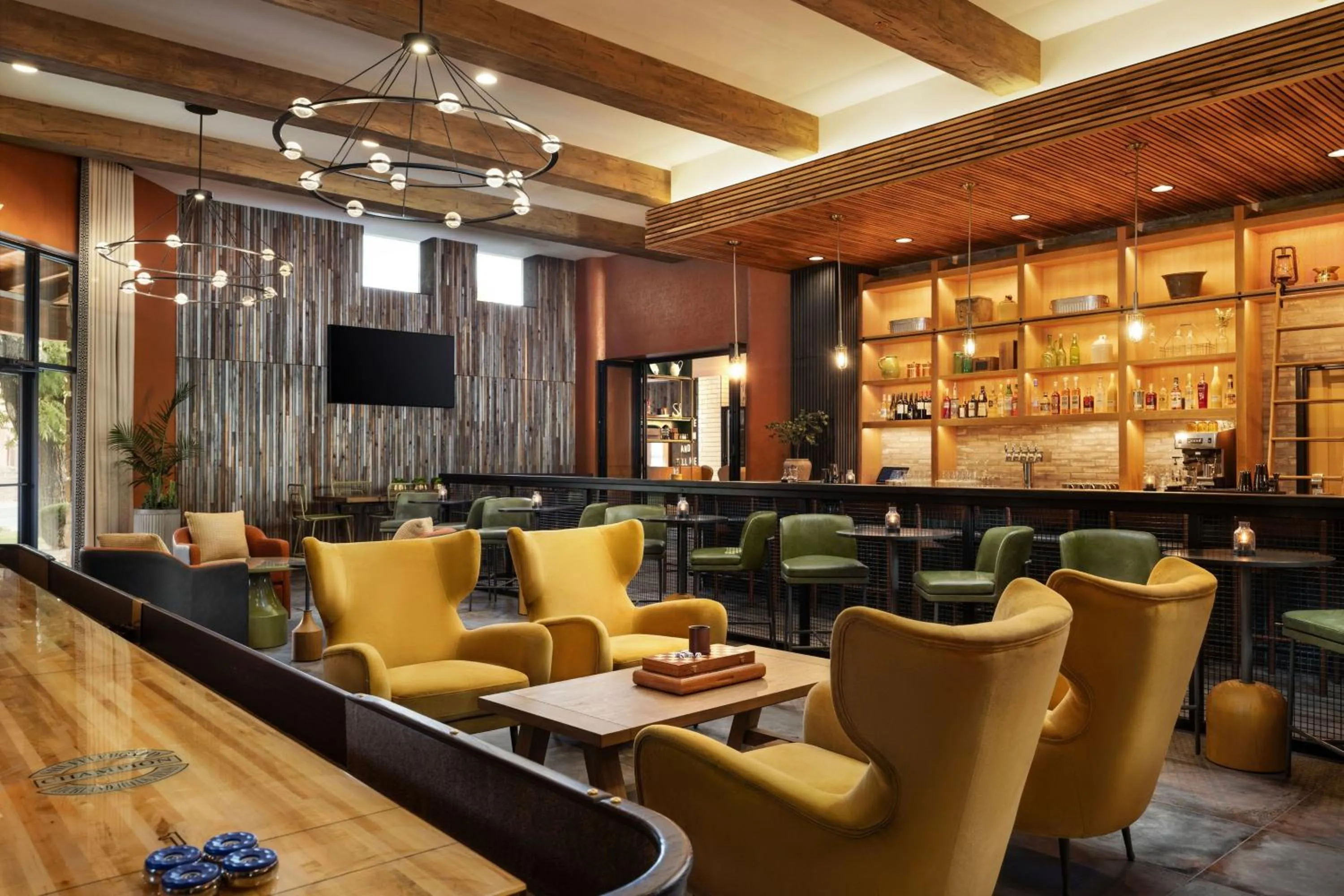 Lounge or bar in The Red Cliffs Lodge Zion, a Tribute Portfolio Hotel
