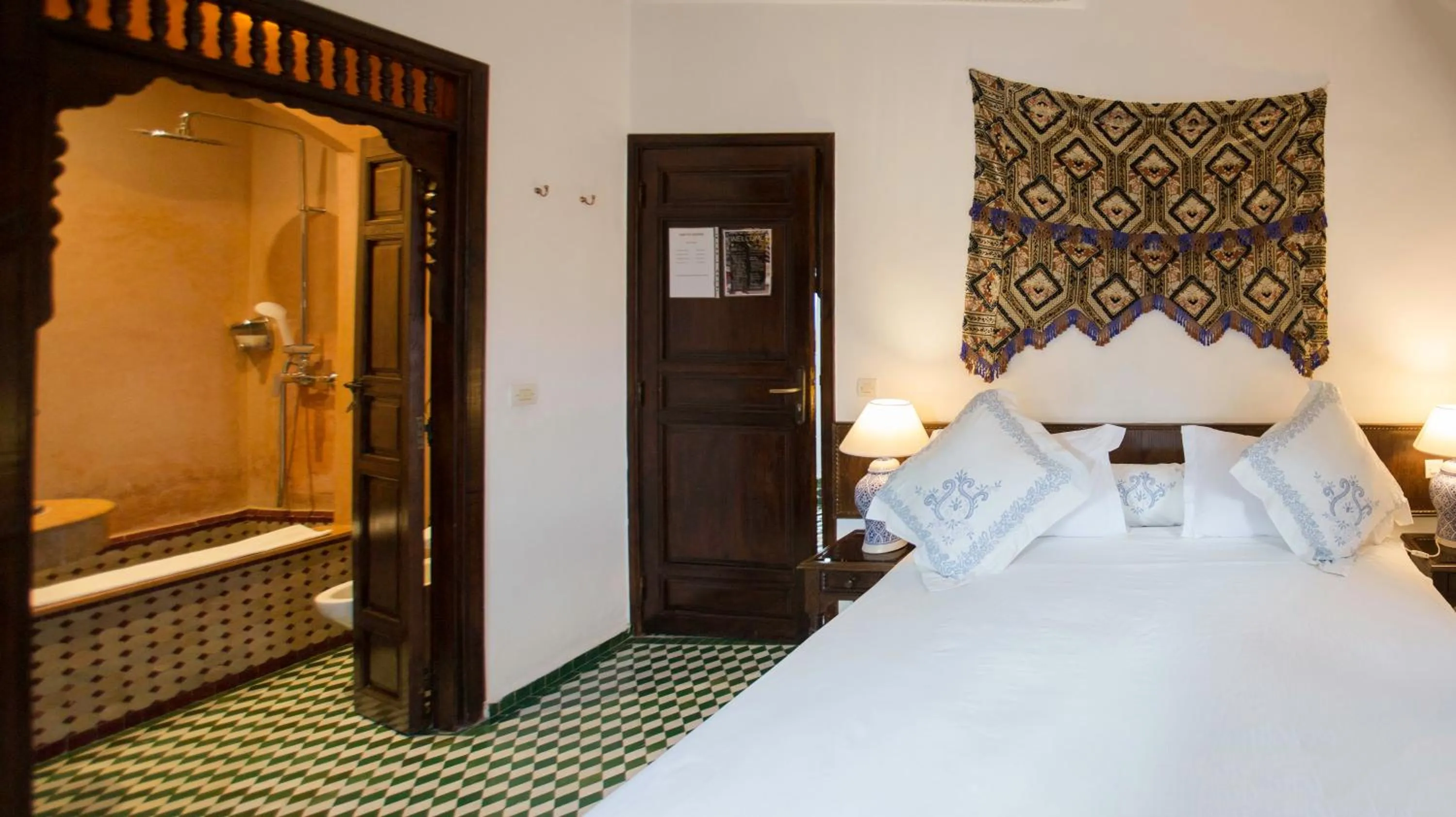 Bed in Dar Fes Medina Ziat