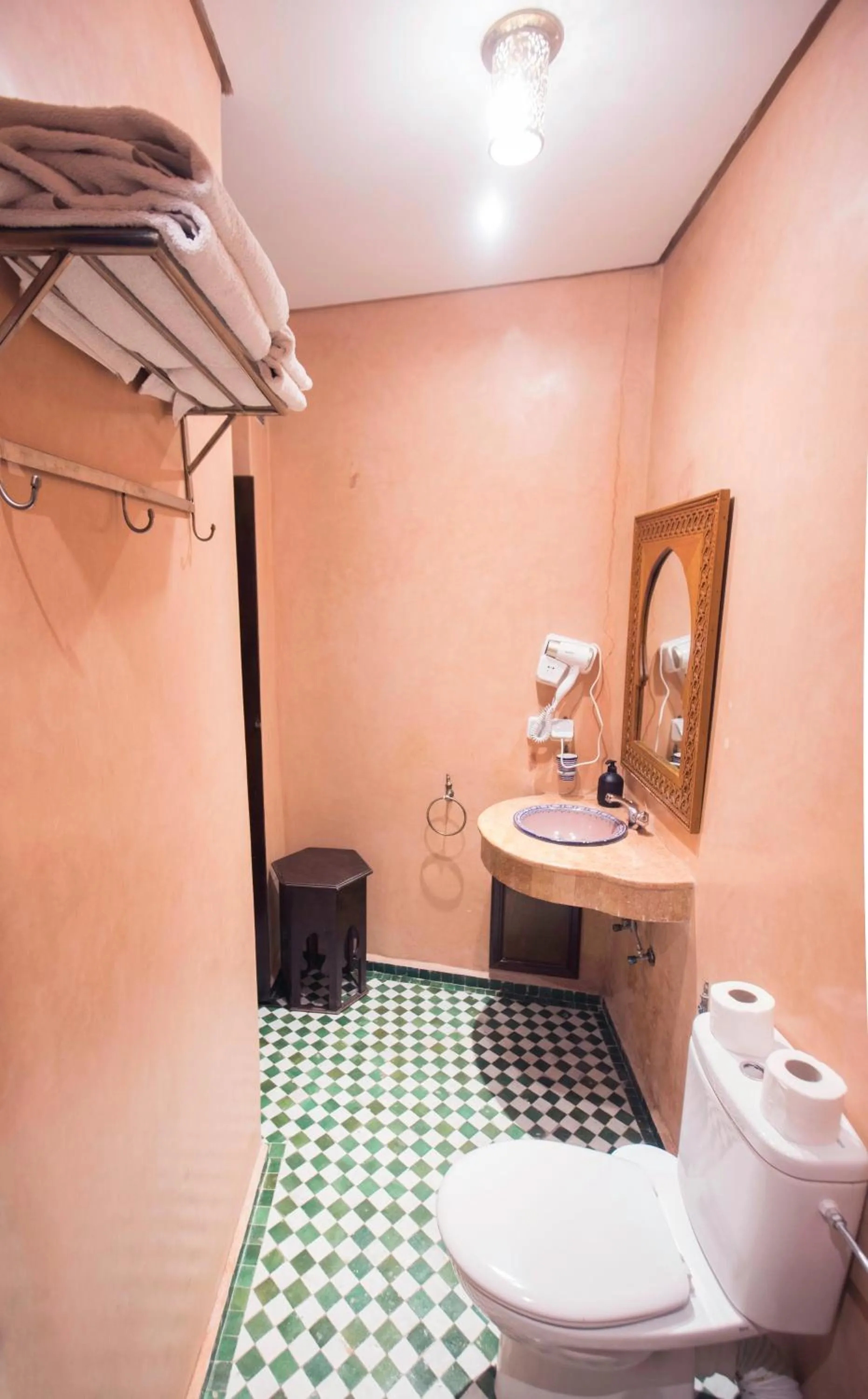 Toilet in Dar Fes Medina Ziat