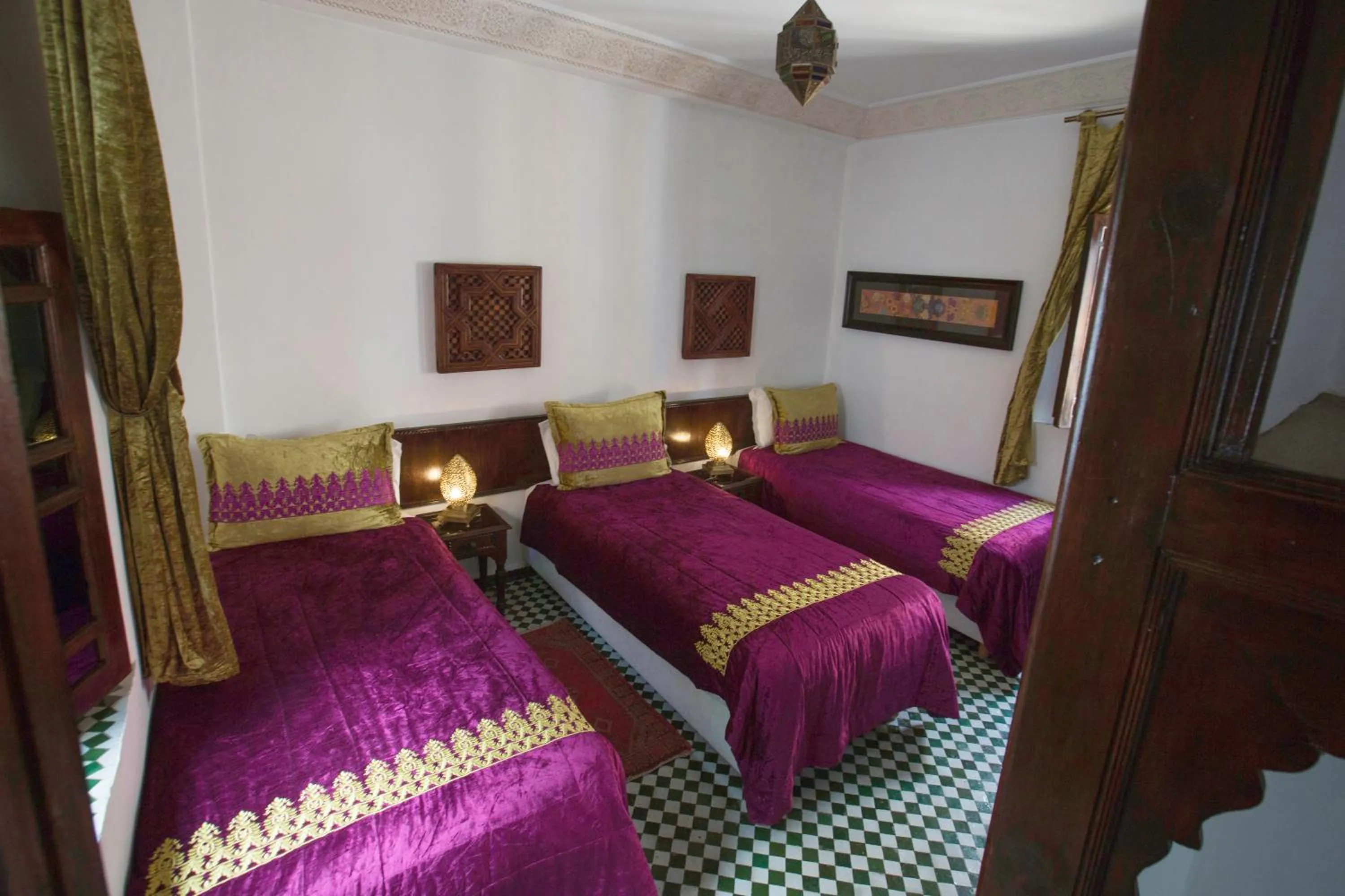 Photo of the whole room, Bed in Dar Fes Medina Ziat