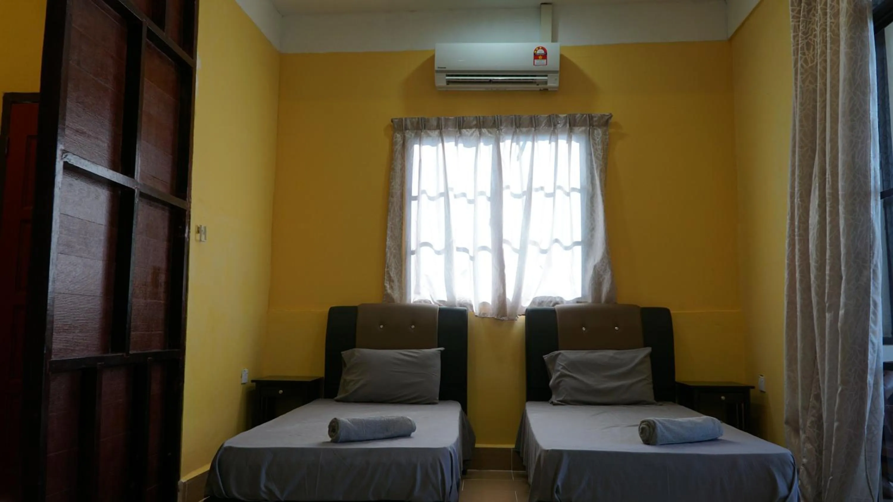 Bed in D Rock Garden Resort