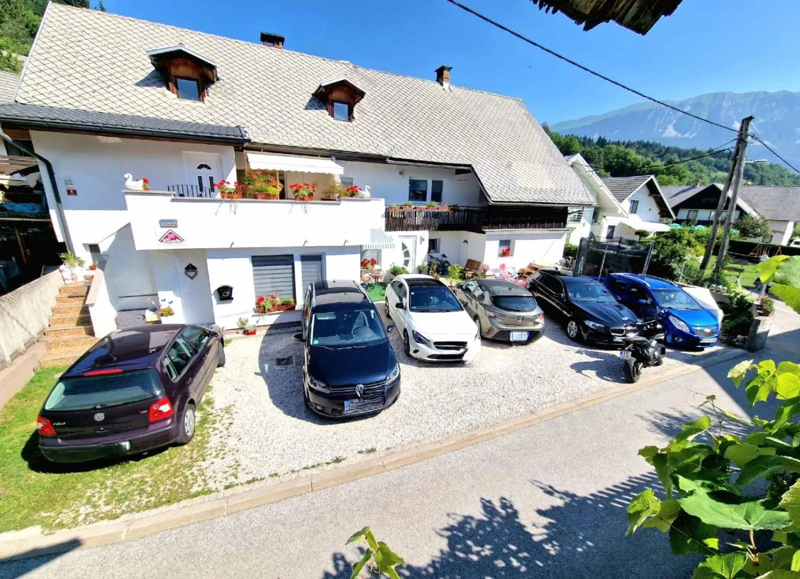 Parking in Apartments Karin