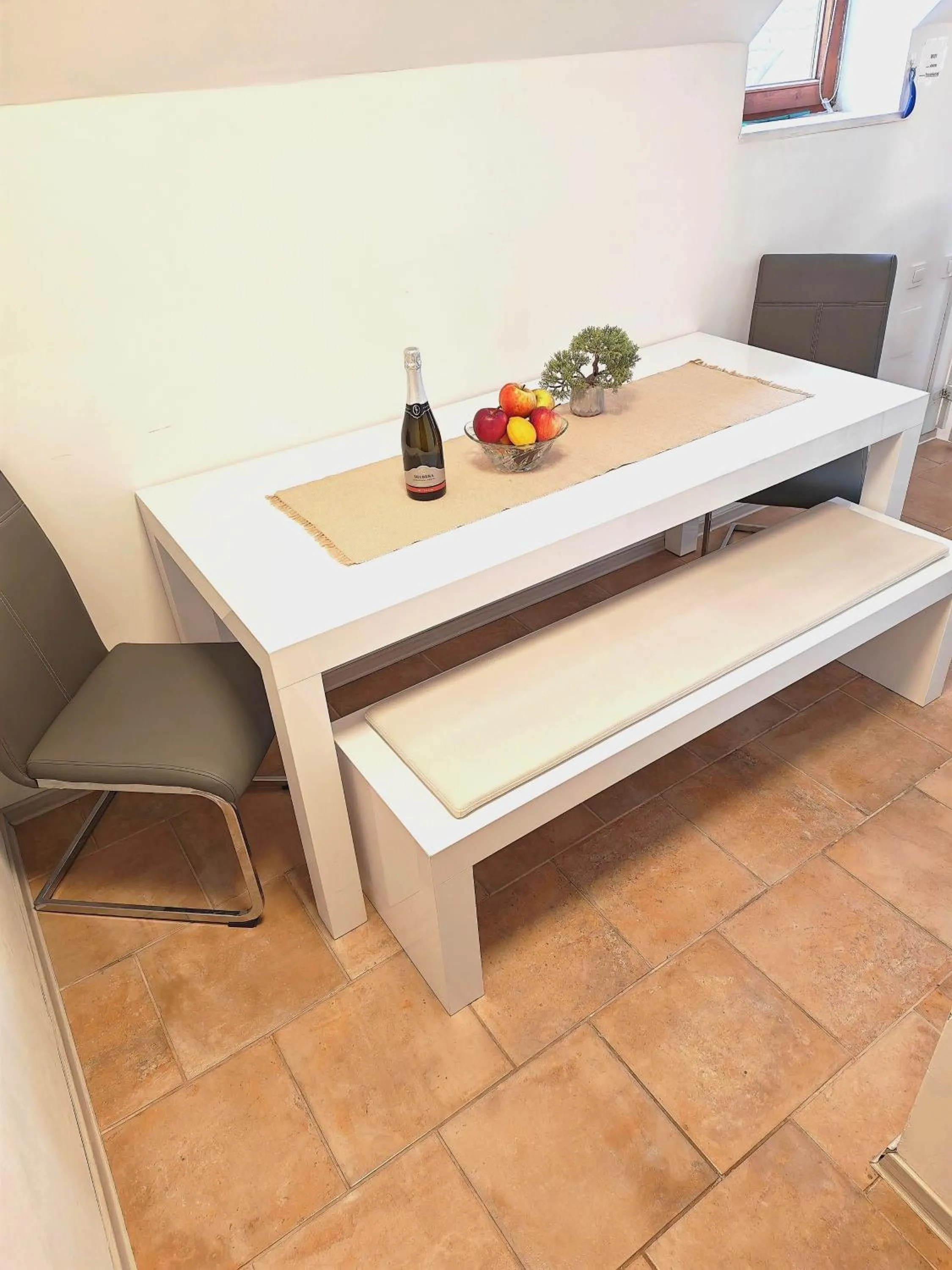 Dining area in Apartments Karin
