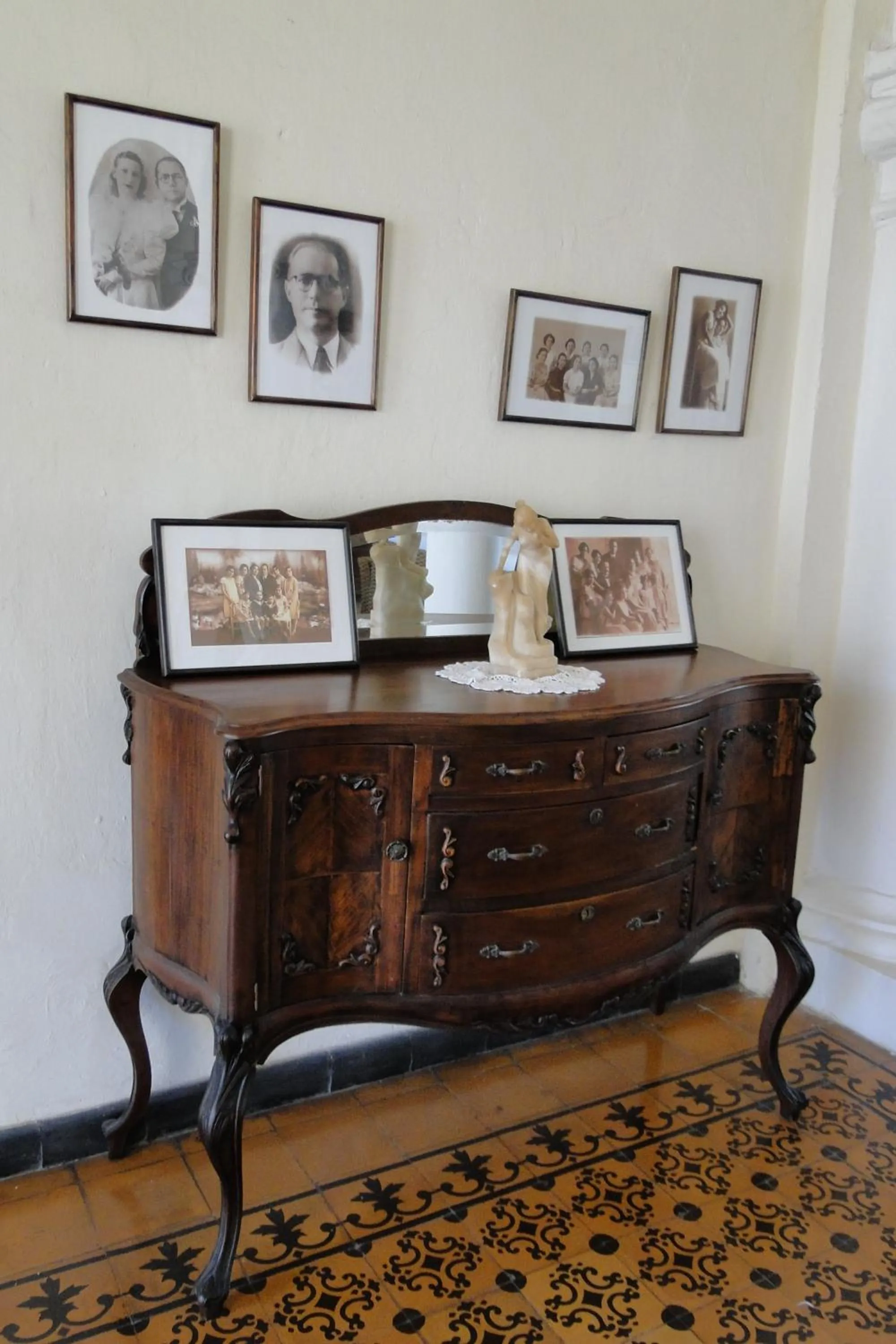 Lobby or reception in Casa Bustamante Hotel Boutique