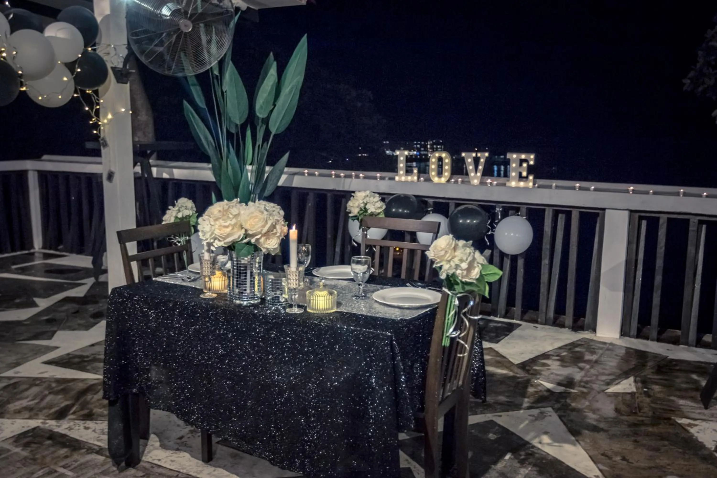 Restaurant/places to eat in Aman Dan Laut